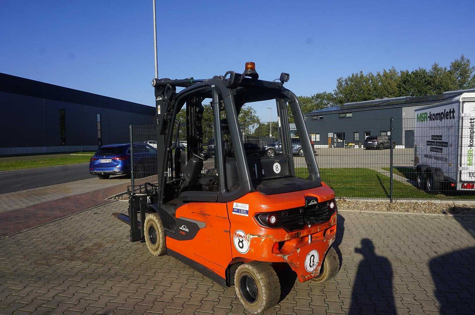 Used Forklift Linde E 30L-01 - Triplex - 2024er 4 riteņu dakšu iekrāvējs (Image 5) Used Forklift Linde E 30L-01 - Triplex - 2024er 4 riteņu dakšu iekrāvējs (Image 5)