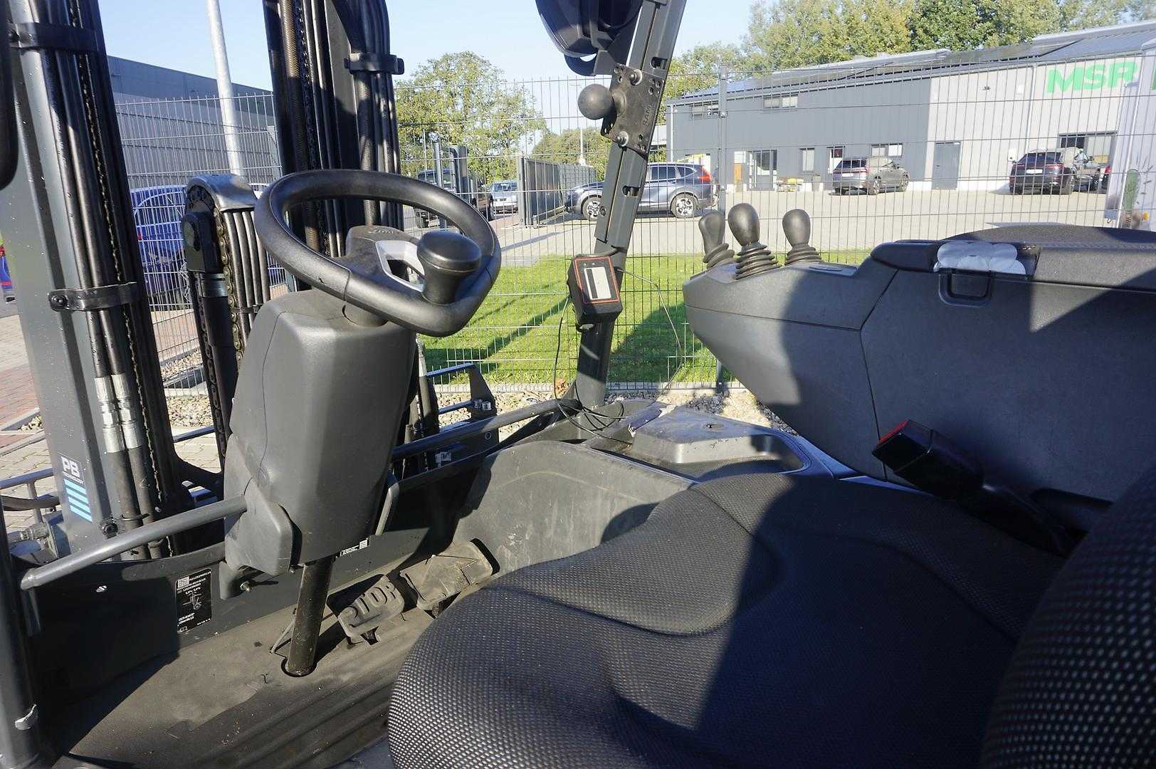 Used Forklift Linde E 30L-01 - Triplex - 2024er 4 riteņu dakšu iekrāvējs (Image 7) Used Forklift Linde E 30L-01 - Triplex - 2024er 4 riteņu dakšu iekrāvējs (Image 7)