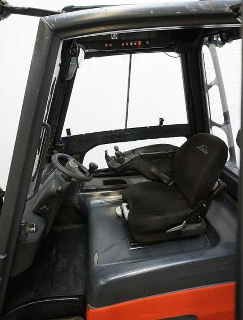 Used Forklift Linde E 35 L 387 4 riteņu dakšu iekrāvējs (Image 3) Used Forklift Linde E 35 L 387 4 riteņu dakšu iekrāvējs (Image 3)