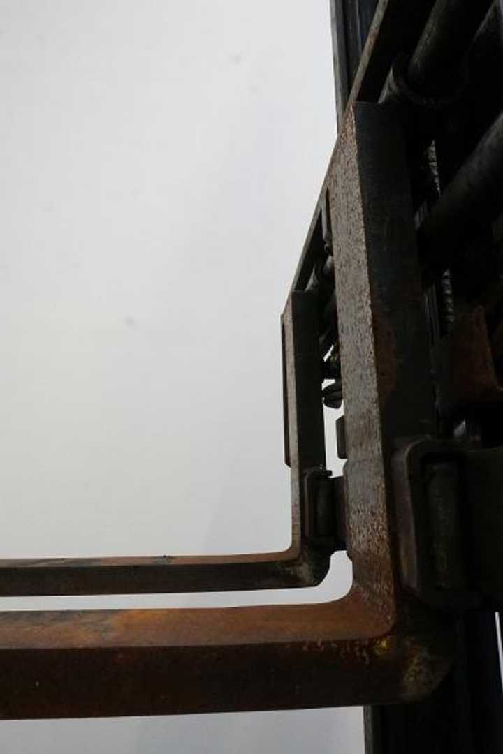 Used Forklift Linde E 35 L 387 4 riteņu dakšu iekrāvējs (Image 6) Used Forklift Linde E 35 L 387 4 riteņu dakšu iekrāvējs (Image 6)