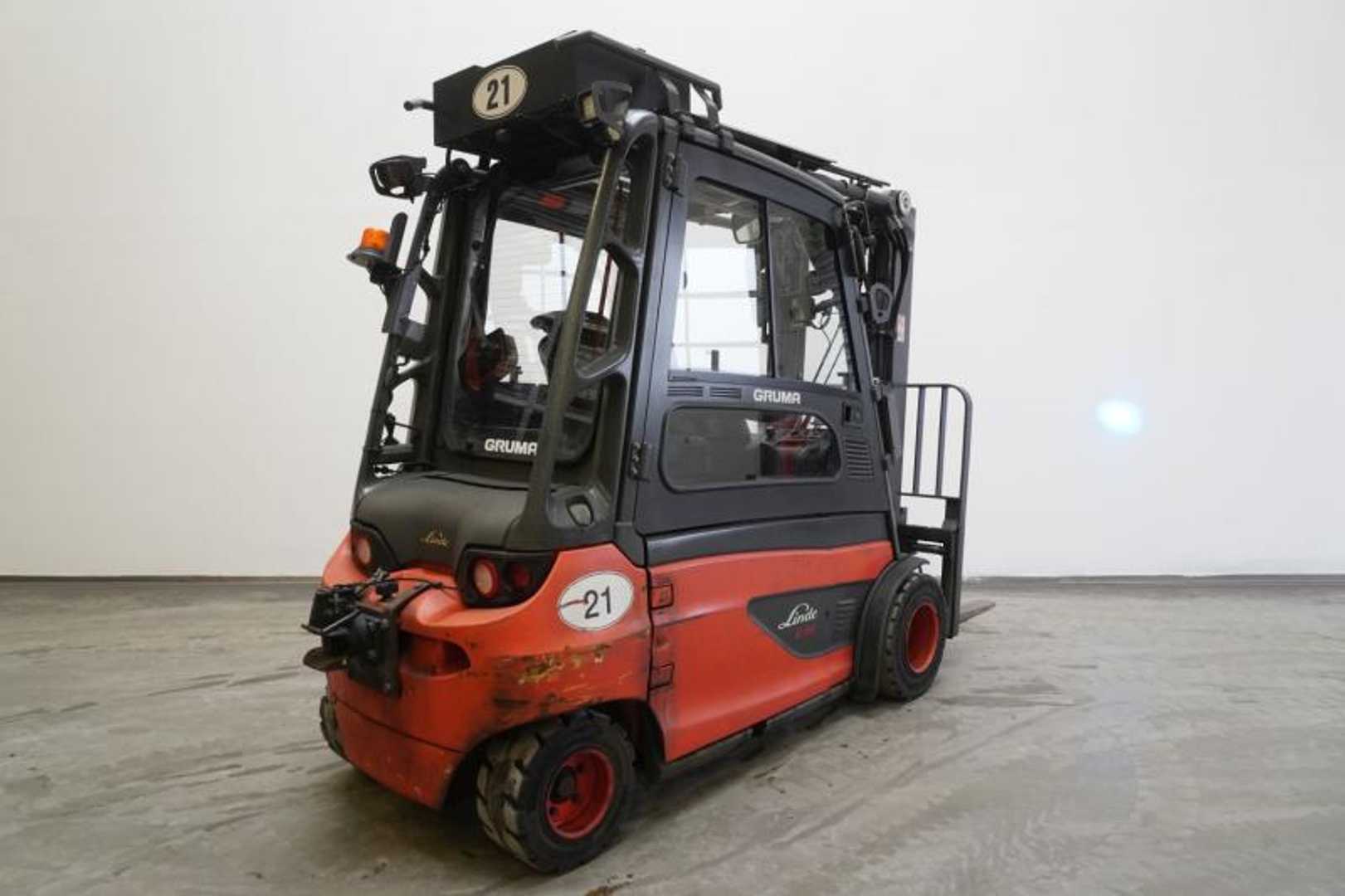 Used Forklift Linde E 35 L 387 4 riteņu dakšu iekrāvējs (Image 2) Used Forklift Linde E 35 L 387 4 riteņu dakšu iekrāvējs (Image 2)