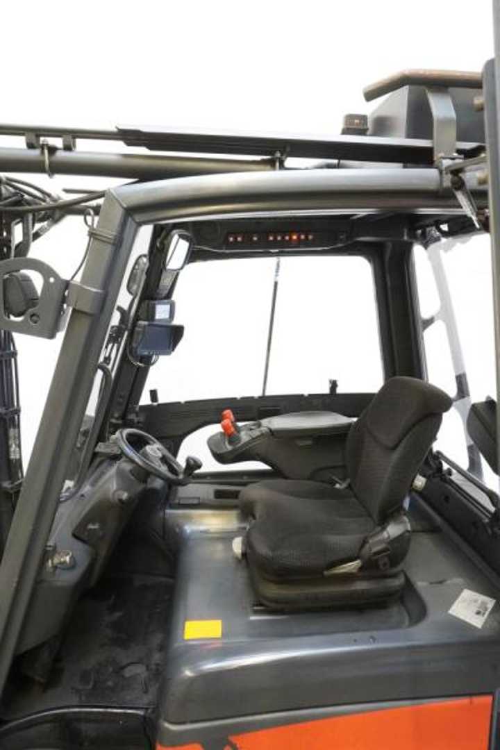 Used Forklift Linde E 35 L 387 4 riteņu dakšu iekrāvējs (Image 3) Used Forklift Linde E 35 L 387 4 riteņu dakšu iekrāvējs (Image 3)