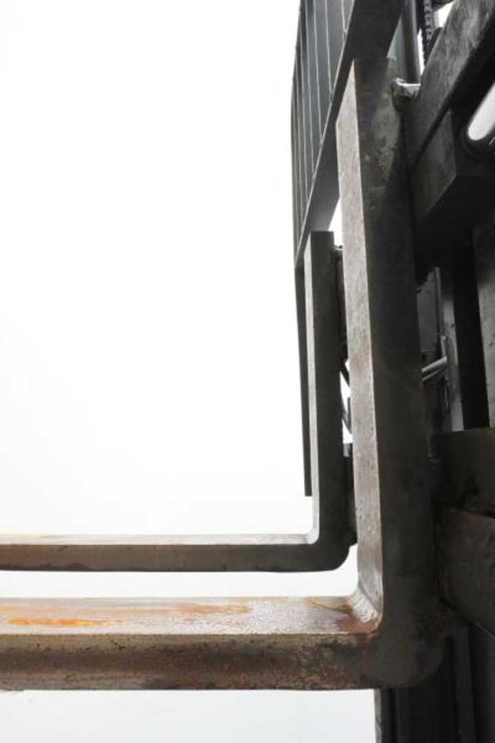 Used Forklift Linde E 35 L 387 4 riteņu dakšu iekrāvējs (Image 6) Used Forklift Linde E 35 L 387 4 riteņu dakšu iekrāvējs (Image 6)