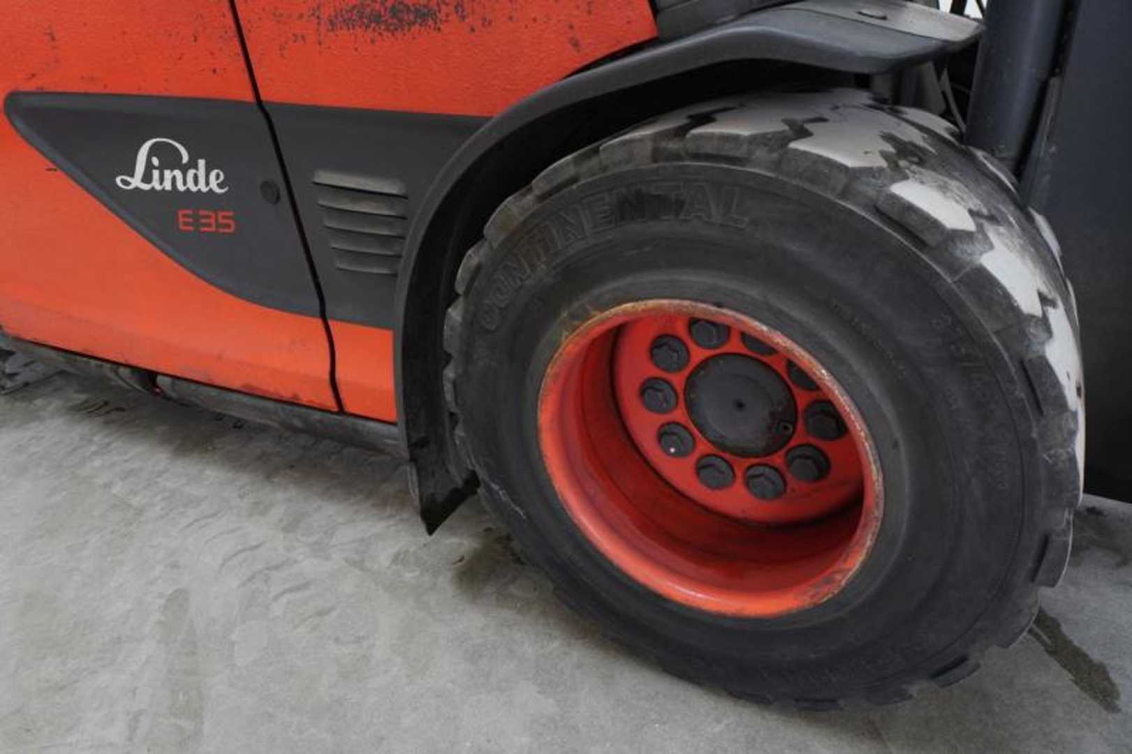 Used Forklift Linde E 35 L 387 4 riteņu dakšu iekrāvējs (Image 8) Used Forklift Linde E 35 L 387 4 riteņu dakšu iekrāvējs (Image 8)
