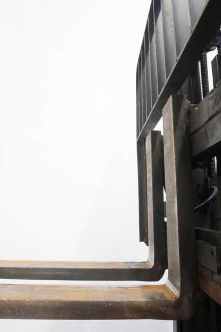 Used Forklift Linde E 35 L 387 4 riteņu dakšu iekrāvējs (Image 6) Used Forklift Linde E 35 L 387 4 riteņu dakšu iekrāvējs (Image 6)