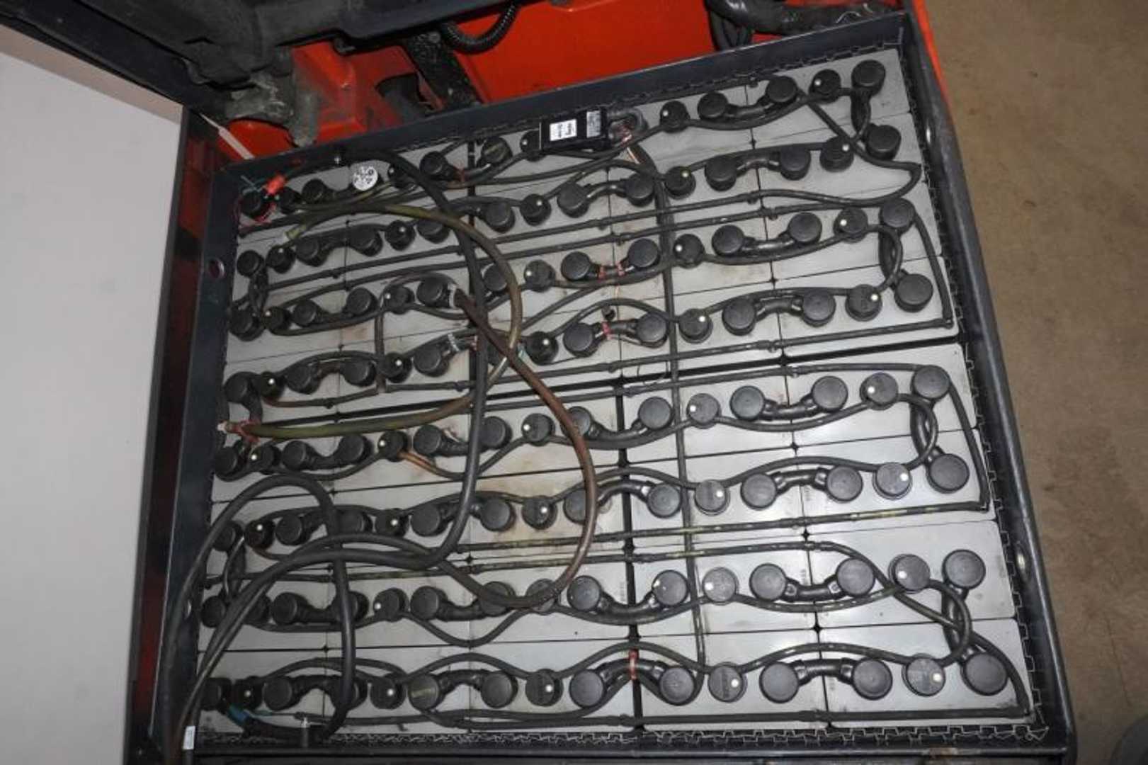 Used Forklift Linde E 30/600 HL 387 4 riteņu dakšu iekrāvējs (Image 5) Used Forklift Linde E 30/600 HL 387 4 riteņu dakšu iekrāvējs (Image 5)