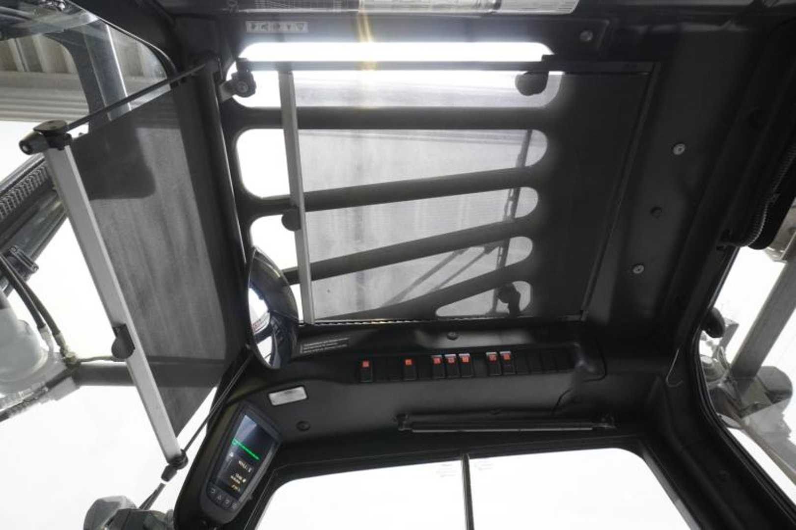 Used Forklift Linde E 30/600 HL 387 4 riteņu dakšu iekrāvējs (Image 9) Used Forklift Linde E 30/600 HL 387 4 riteņu dakšu iekrāvējs (Image 9)