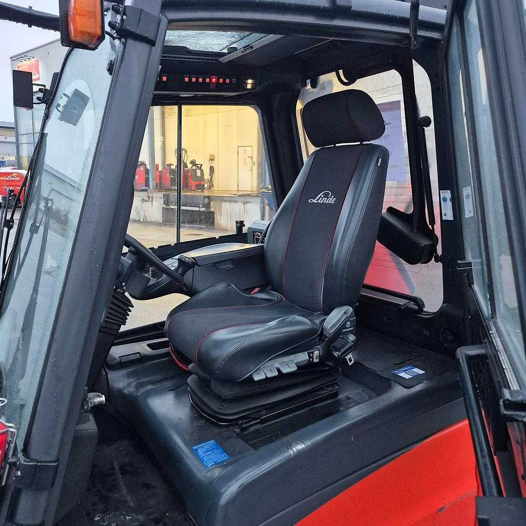 Used Forklift Linde E30 HL-600 4 riteņu dakšu iekrāvējs (Image 5) Used Forklift Linde E30 HL-600 4 riteņu dakšu iekrāvējs (Image 5)
