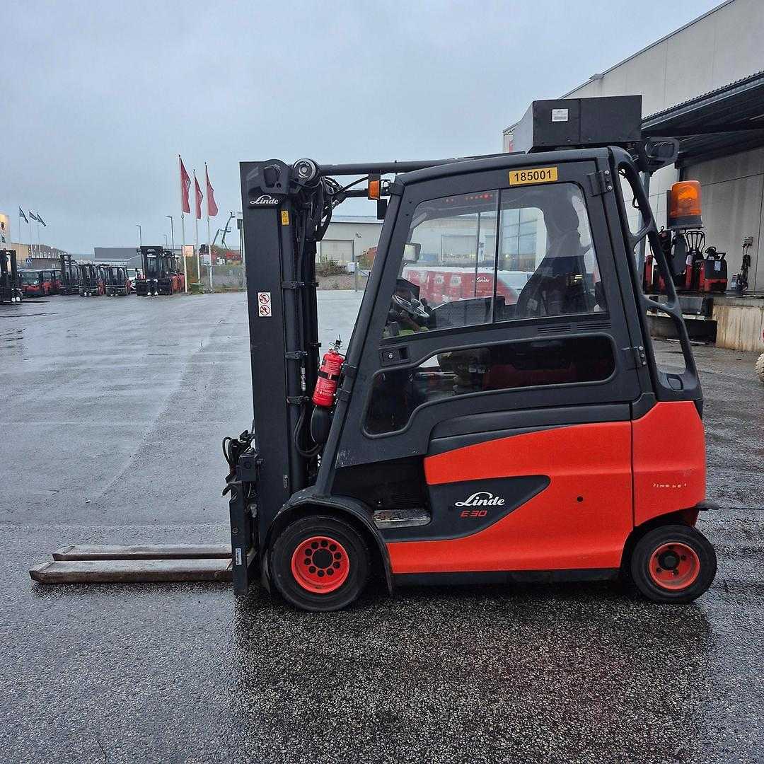 Used Forklift Linde E30-600HL 4 riteņu dakšu iekrāvējs (Image 3) Used Forklift Linde E30-600HL 4 riteņu dakšu iekrāvējs (Image 3)