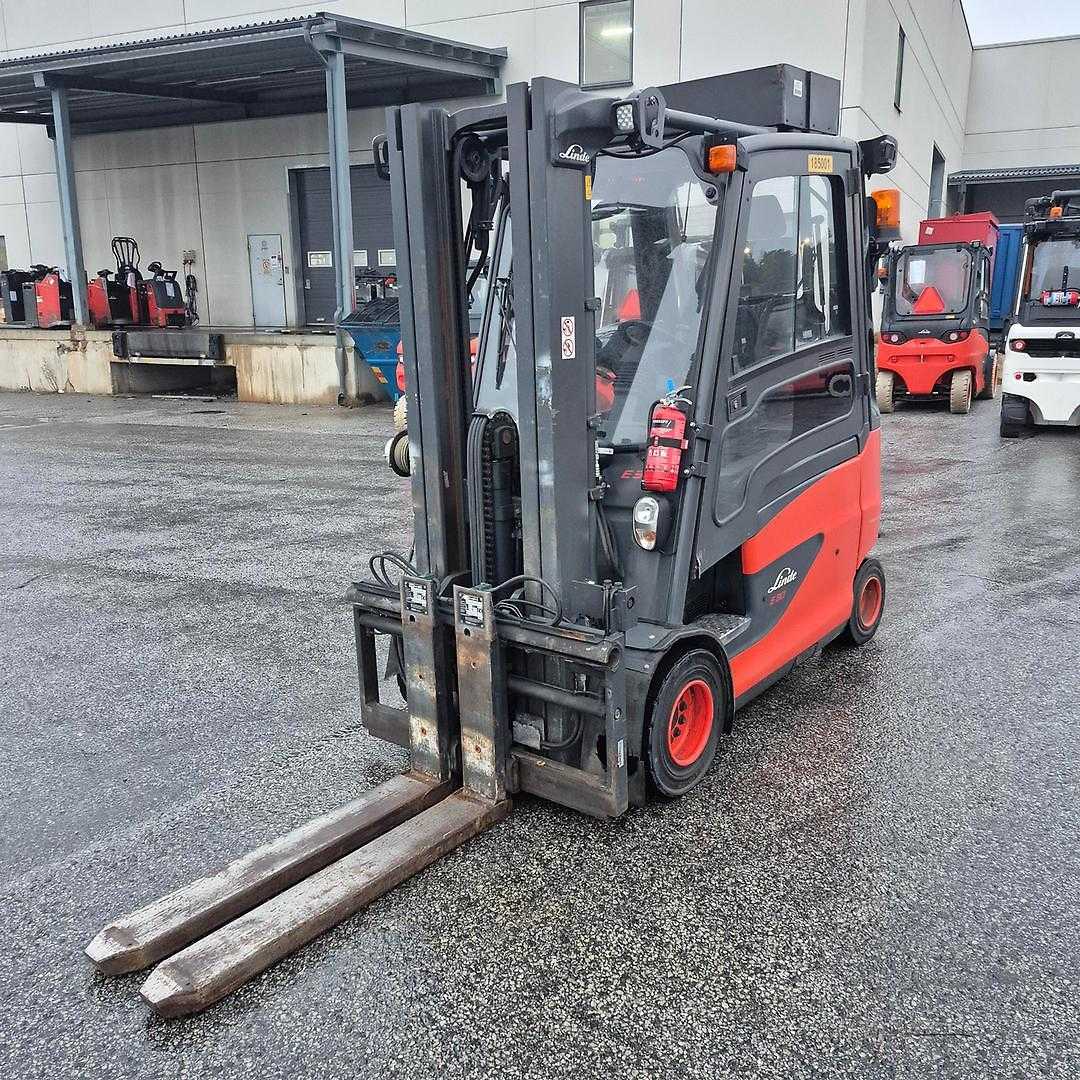 Used Forklift Linde E30-600HL 4 riteņu dakšu iekrāvējs (Image 6) Used Forklift Linde E30-600HL 4 riteņu dakšu iekrāvējs (Image 6)