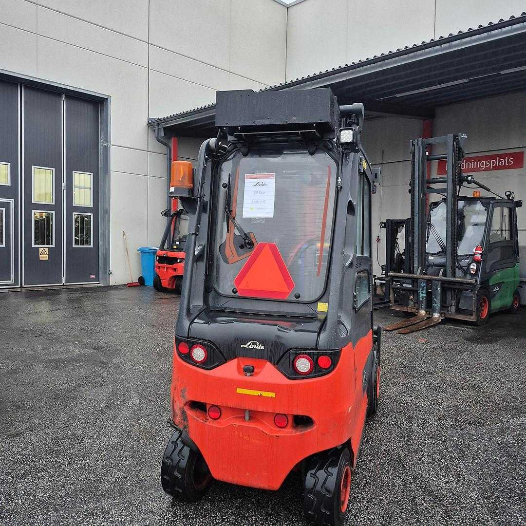 Used Forklift Linde E30-600HL 4 riteņu dakšu iekrāvējs (Image 2) Used Forklift Linde E30-600HL 4 riteņu dakšu iekrāvējs (Image 2)