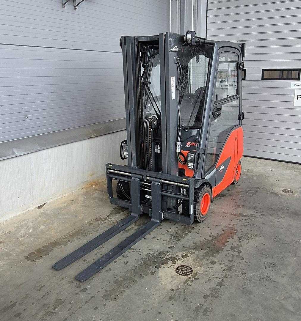 Used Forklift Linde E20PH - 386 - 02 4 riteņu dakšu iekrāvējs (Image 3) Used Forklift Linde E20PH - 386 - 02 4 riteņu dakšu iekrāvējs (Image 3)