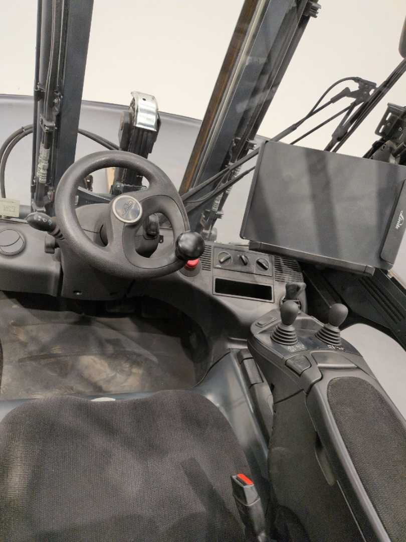 Used Forklift Linde E35L-387-01 4 riteņu dakšu iekrāvējs (Image 3) Used Forklift Linde E35L-387-01 4 riteņu dakšu iekrāvējs (Image 3)