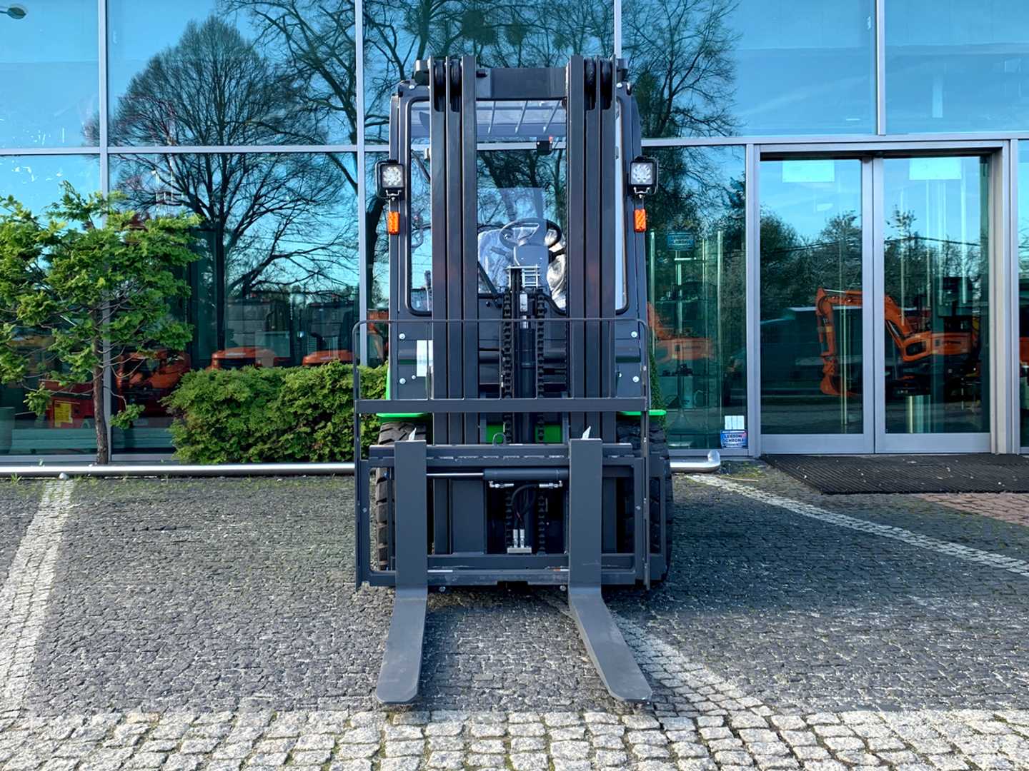 Used Forklift Lonking LG35B 4 riteņu dakšu iekrāvējs (Image 4) Used Forklift Lonking LG35B 4 riteņu dakšu iekrāvējs (Image 4)