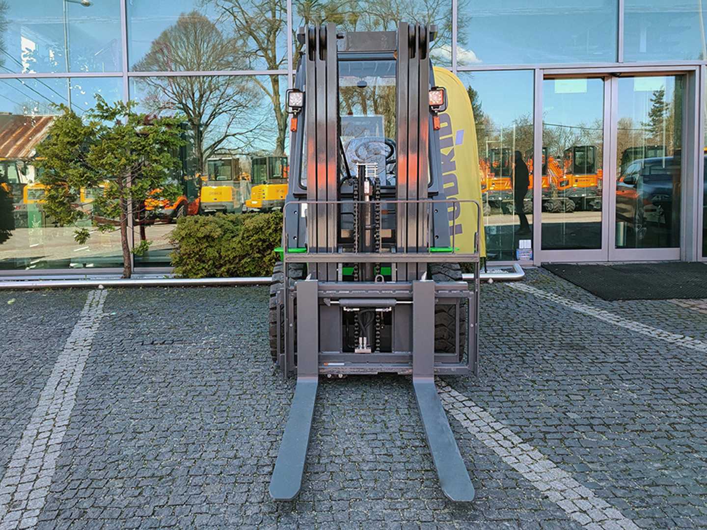 Used Forklift Lonking LG35BX Li-ion 4 riteņu dakšu iekrāvējs (Image 20) Used Forklift Lonking LG35BX Li-ion 4 riteņu dakšu iekrāvējs (Image 20)