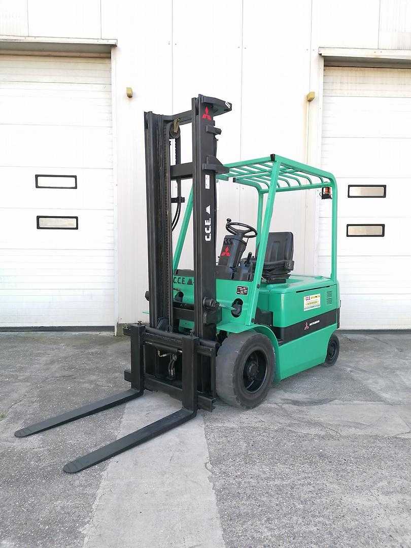 Used Forklift Mitsubishi FB30K 4 riteņu dakšu iekrāvējs (Image 4) Used Forklift Mitsubishi FB30K 4 riteņu dakšu iekrāvējs (Image 4)