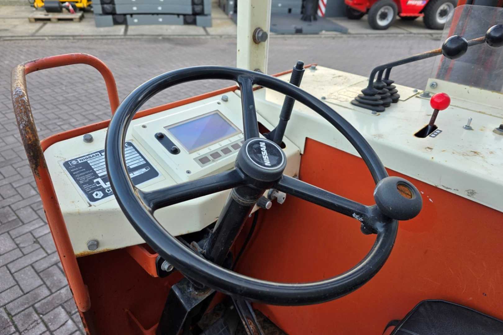Used Forklift Nissan JHCO1L18HU 4 riteņu dakšu iekrāvējs (Image 5)