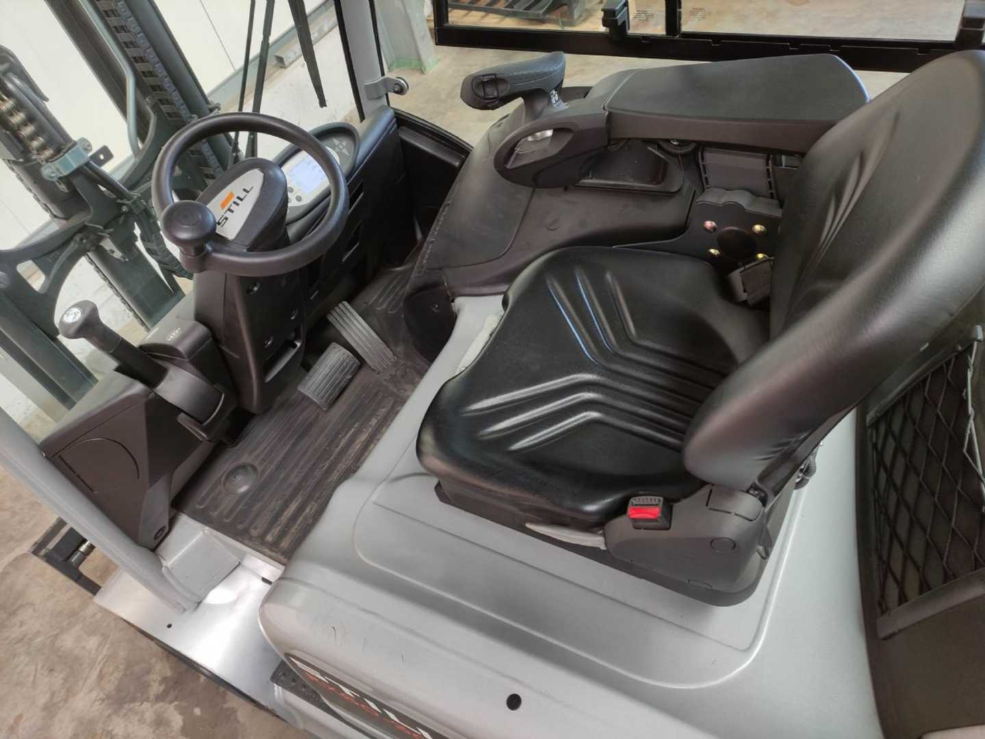 Used Forklift STILL RX60-30 4 riteņu dakšu iekrāvējs (Image 5) Used Forklift STILL RX60-30 4 riteņu dakšu iekrāvējs (Image 5)