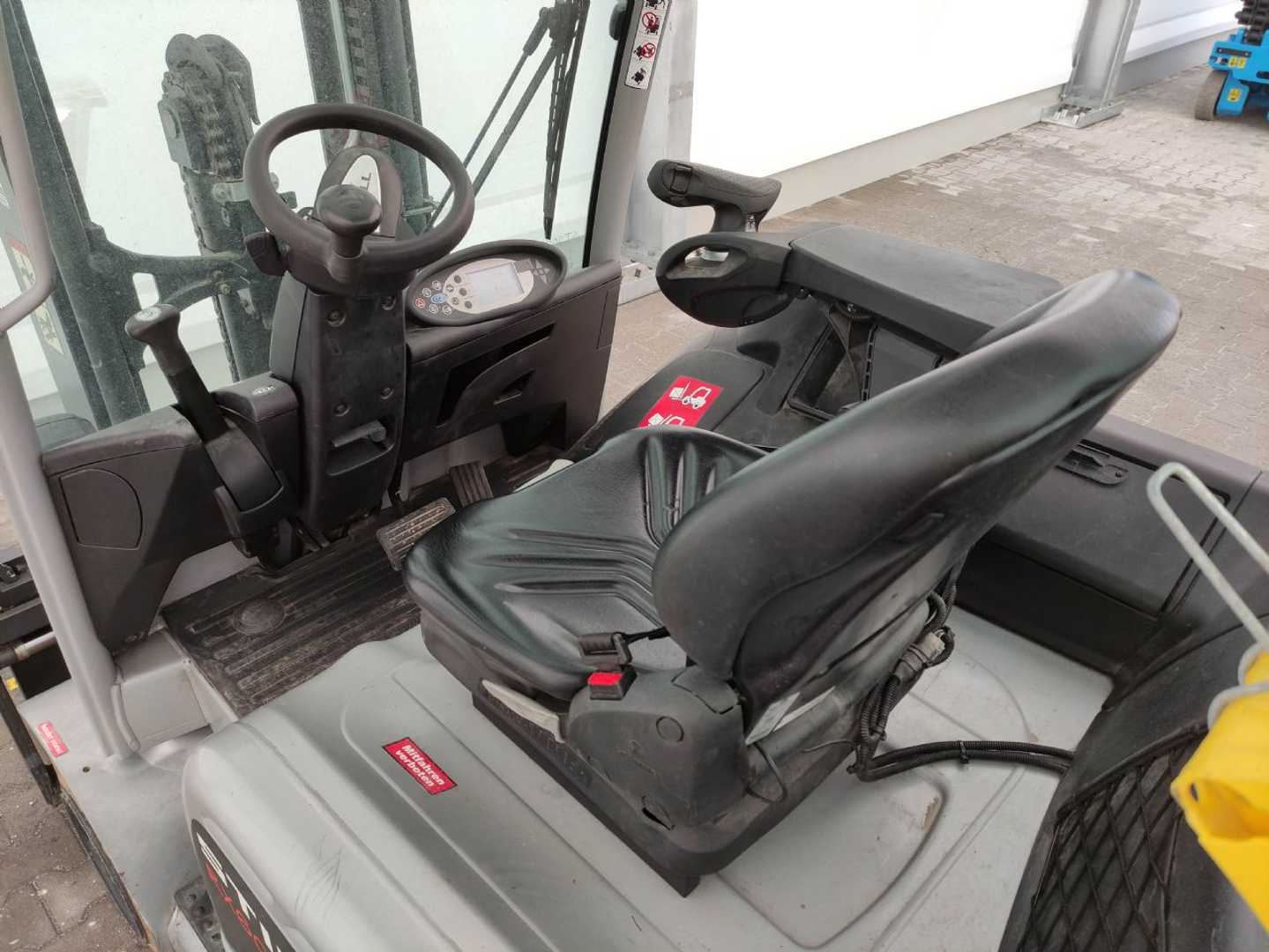 Used Forklift STILL RX60-30 4 riteņu dakšu iekrāvējs (Image 5) Used Forklift STILL RX60-30 4 riteņu dakšu iekrāvējs (Image 5)