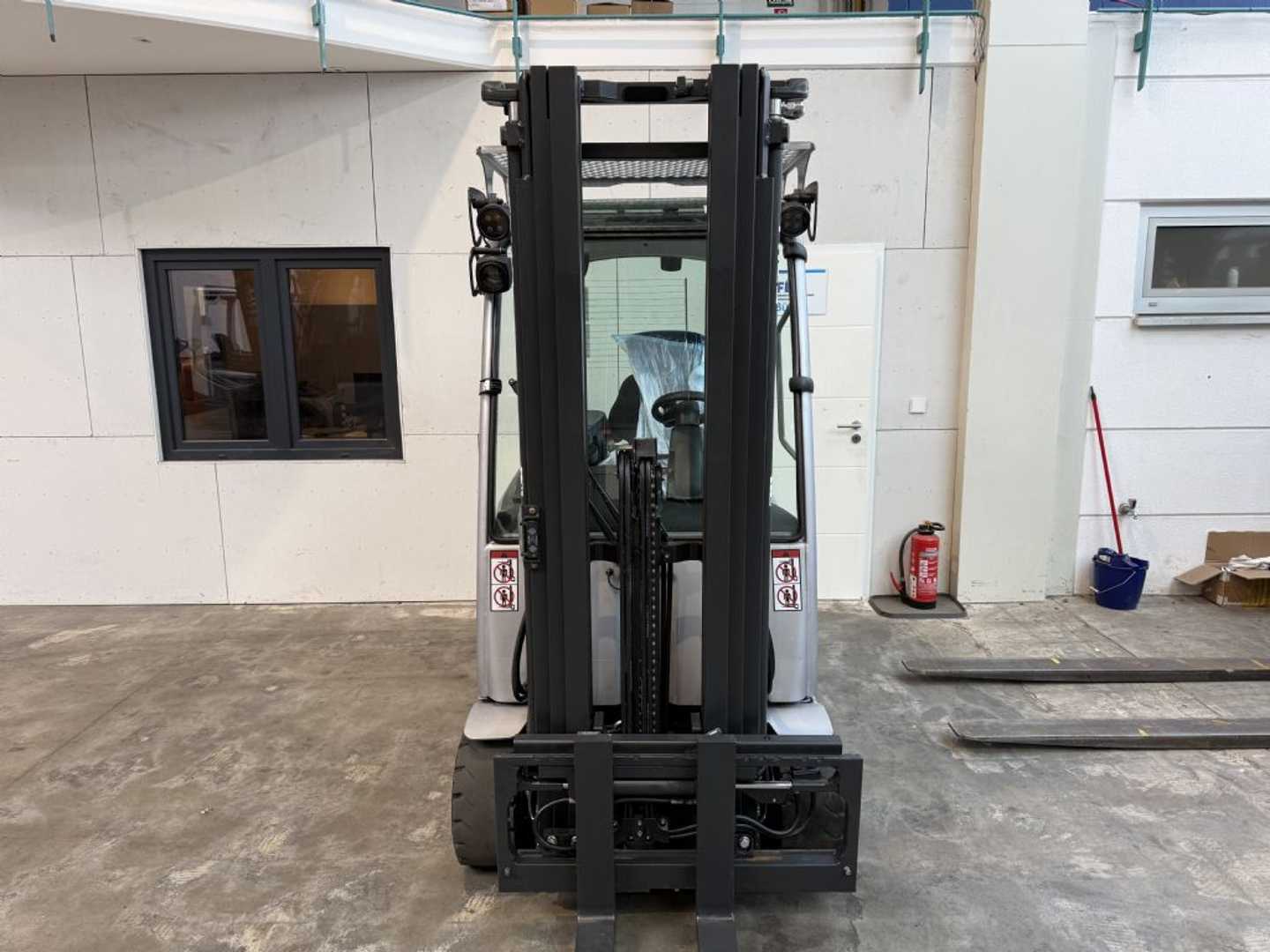 Used Forklift STILL RX 20-20 P / 3787 Std. / Lack NEU 4 riteņu dakšu iekrāvējs (Image 3) Used Forklift STILL RX 20-20 P / 3787 Std. / Lack NEU 4 riteņu dakšu iekrāvējs (Image 3)