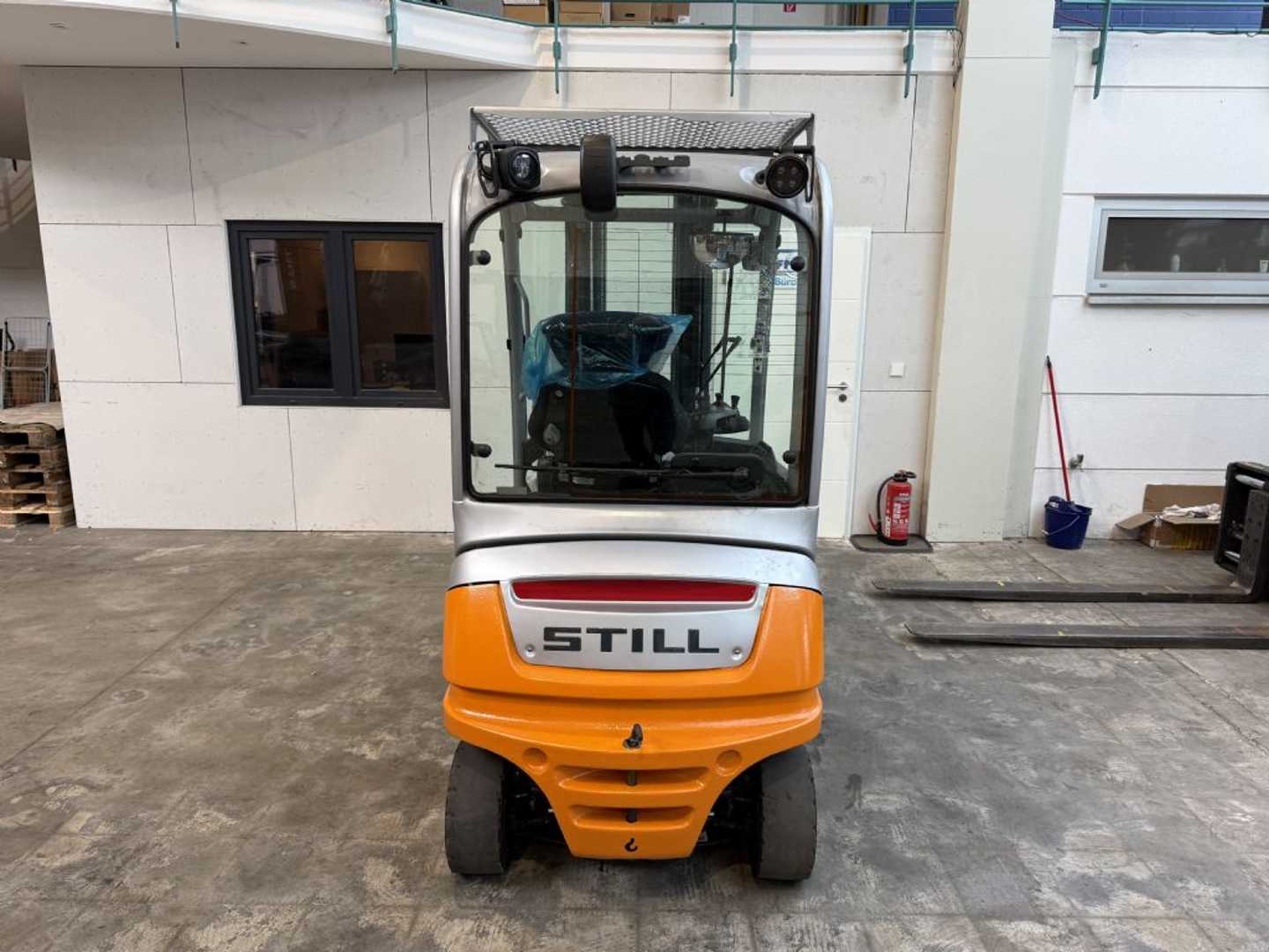 Used Forklift STILL RX 20-20 P / 3787 Std. / Lack NEU 4 riteņu dakšu iekrāvējs (Image 4) Used Forklift STILL RX 20-20 P / 3787 Std. / Lack NEU 4 riteņu dakšu iekrāvējs (Image 4)