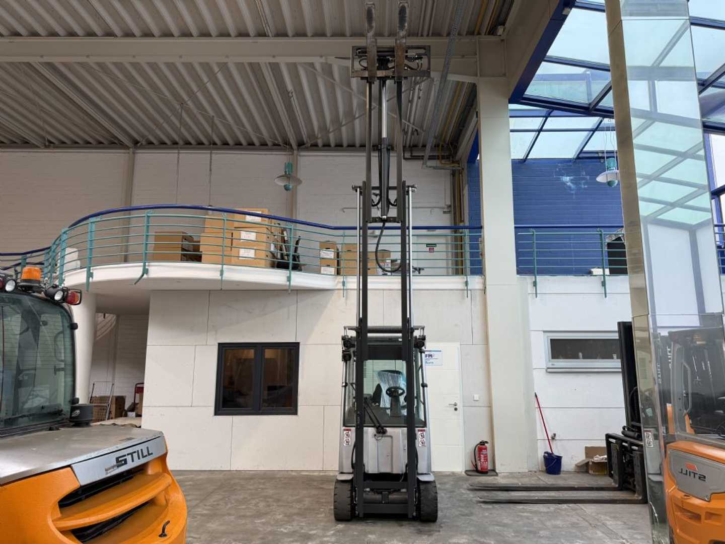 Used Forklift STILL RX 20-20 P / 3787 Std. / Lack NEU 4 riteņu dakšu iekrāvējs (Image 5) Used Forklift STILL RX 20-20 P / 3787 Std. / Lack NEU 4 riteņu dakšu iekrāvējs (Image 5)