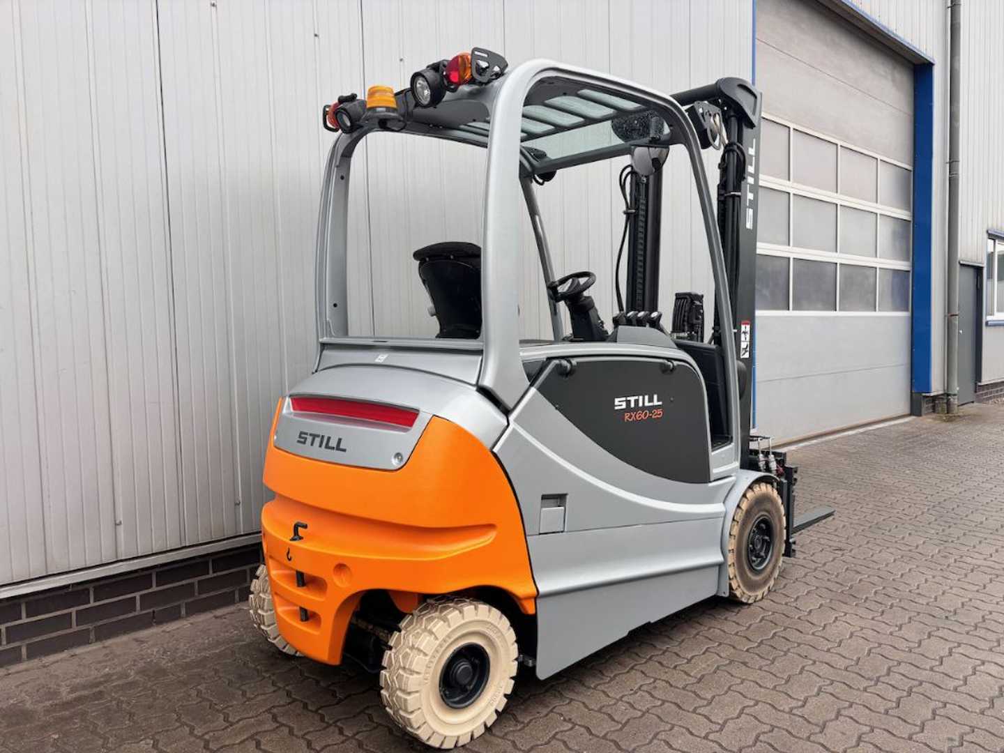 Used Forklift STILL RX60-25L/600 | Nur 1.459 Bst. | AKKU 90% 4 riteņu dakšu iekrāvējs (Image 3)