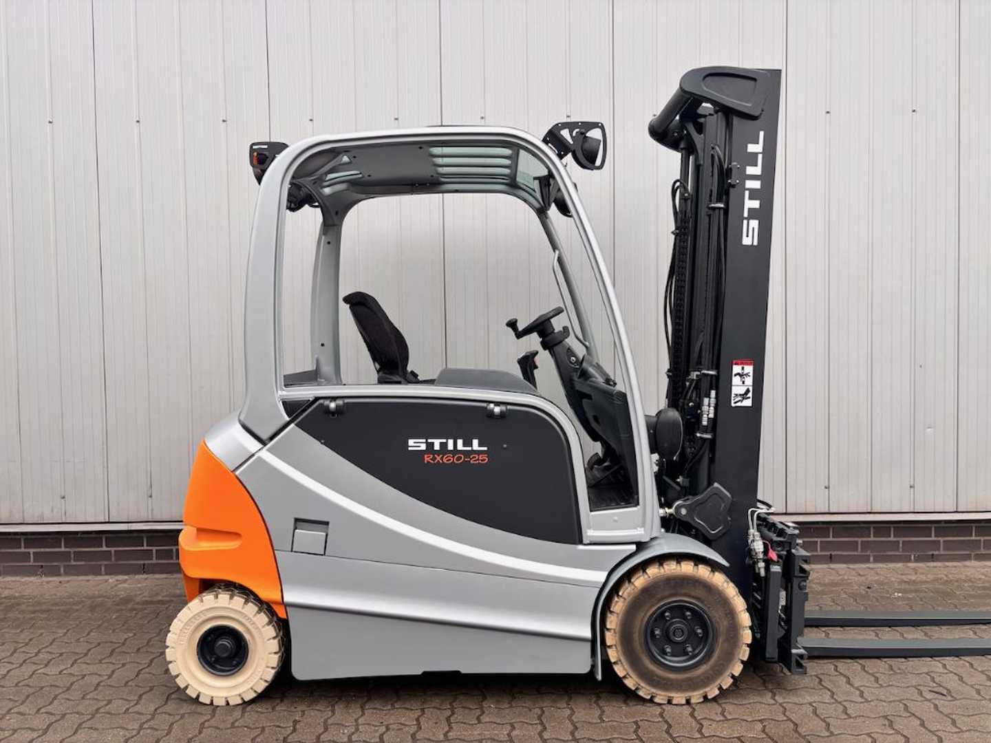 Used Forklift STILL RX60-25L/600 | Nur 1.459 Bst. | AKKU 90% 4 riteņu dakšu iekrāvējs (Image 6)