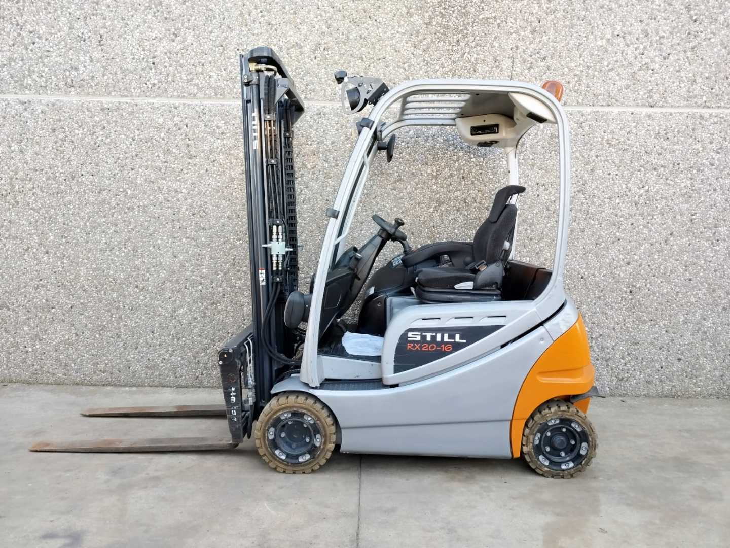 Used Forklift STILL RX20-16P 4 riteņu dakšu iekrāvējs (Image 2) Used Forklift STILL RX20-16P 4 riteņu dakšu iekrāvējs (Image 2)