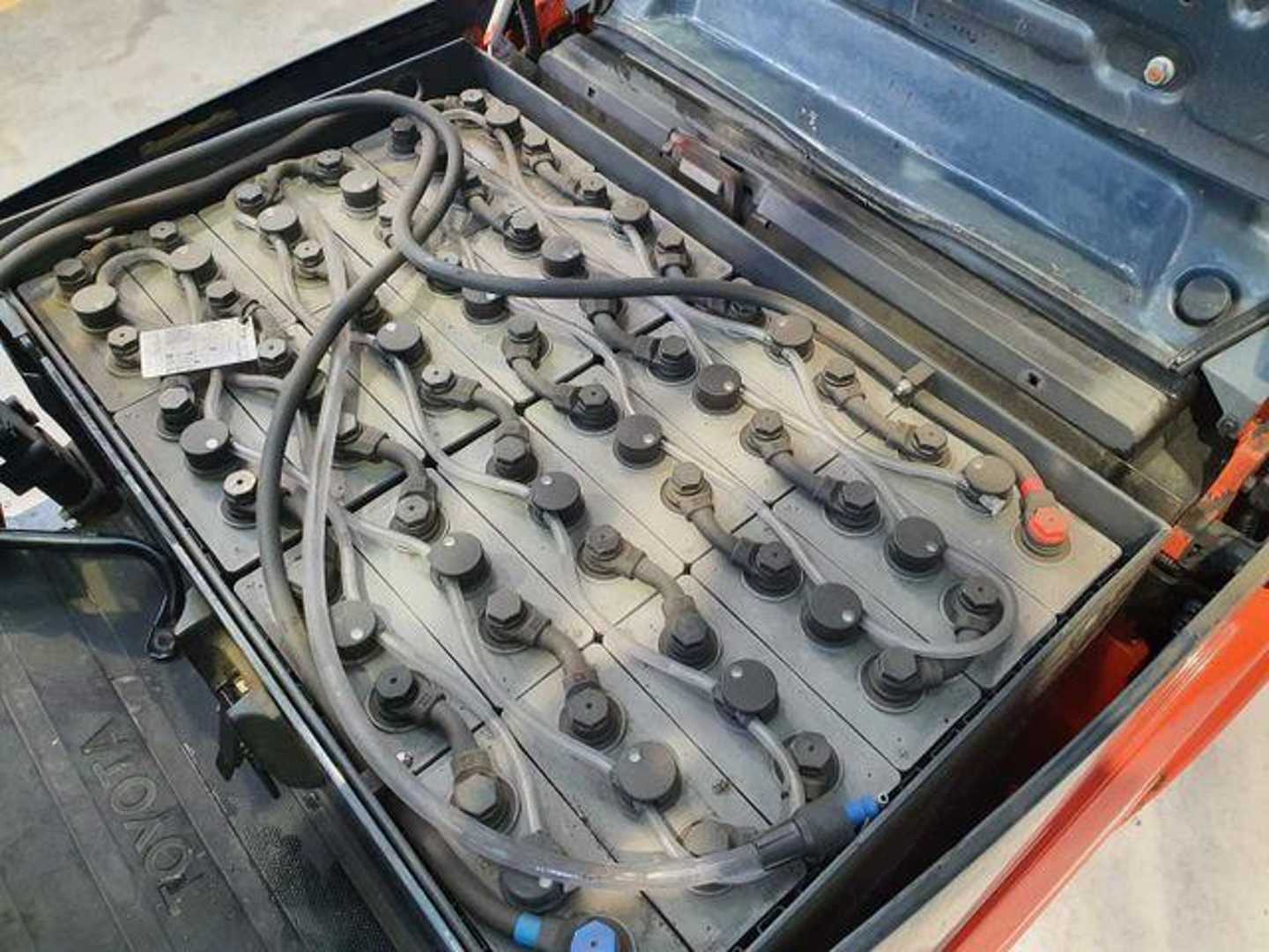 Used Forklift Toyota 8FBET15 / Batterie 07/2023 / HH: 4.3m! / 2.849h 4 riteņu dakšu iekrāvējs (Image 12) Used Forklift Toyota 8FBET15 / Batterie 07/2023 / HH: 4.3m! / 2.849h 4 riteņu dakšu iekrāvējs (Image 12)