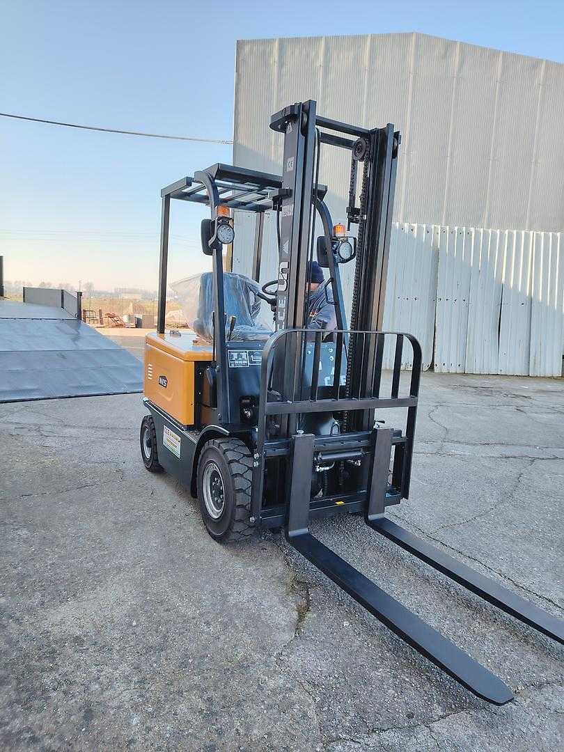 Used Forklift UN FB15 4 riteņu dakšu iekrāvējs (Image 2) Used Forklift UN FB15 4 riteņu dakšu iekrāvējs (Image 2)