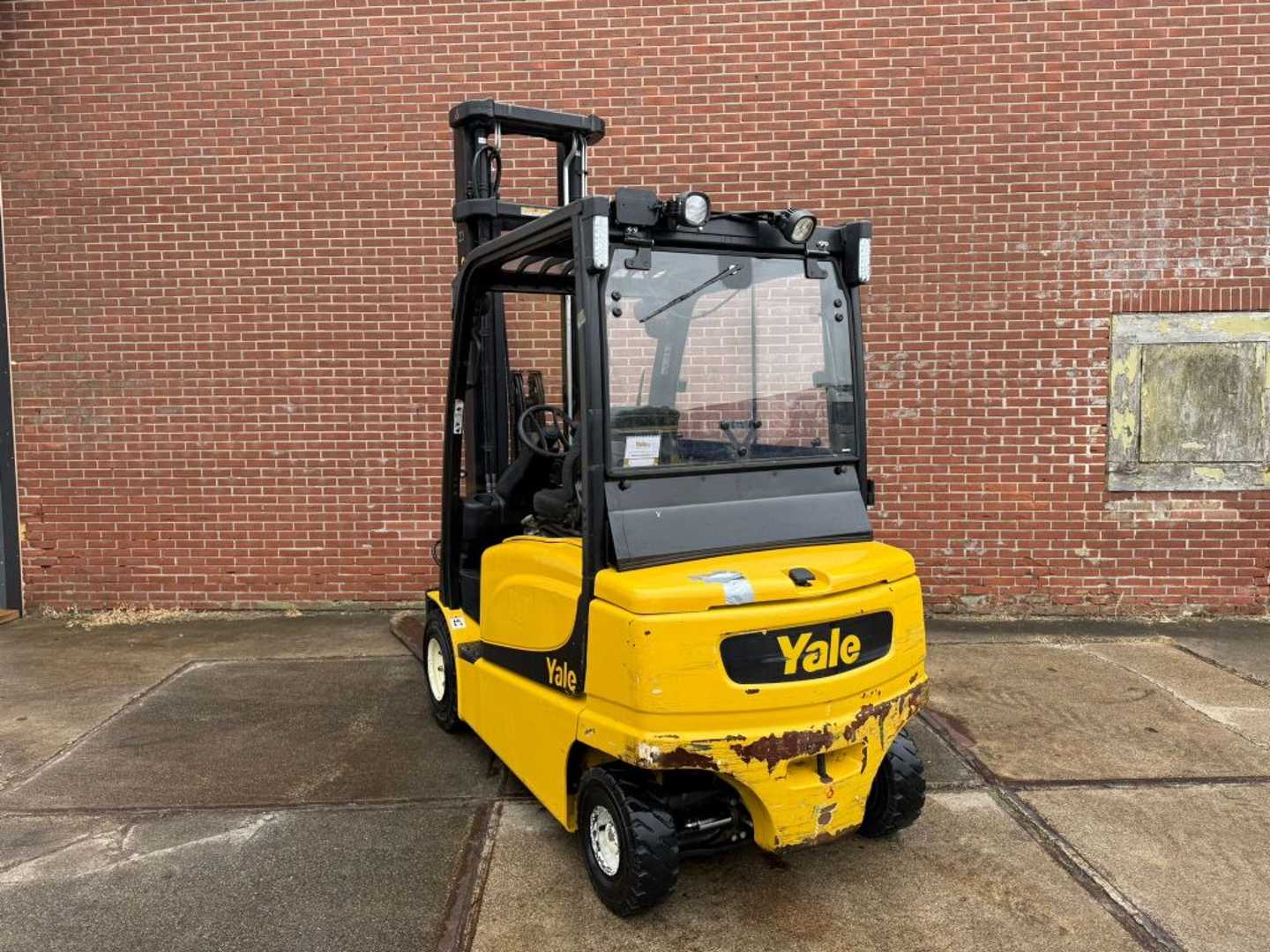 Used Forklift Yale ERP35VL 4 riteņu dakšu iekrāvējs (Image 2) Used Forklift Yale ERP35VL 4 riteņu dakšu iekrāvējs (Image 2)