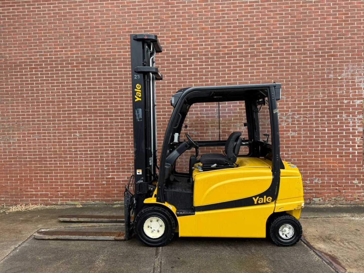 Used Forklift Yale ERP35VL 4 riteņu dakšu iekrāvējs (Image 3) Used Forklift Yale ERP35VL 4 riteņu dakšu iekrāvējs (Image 3)