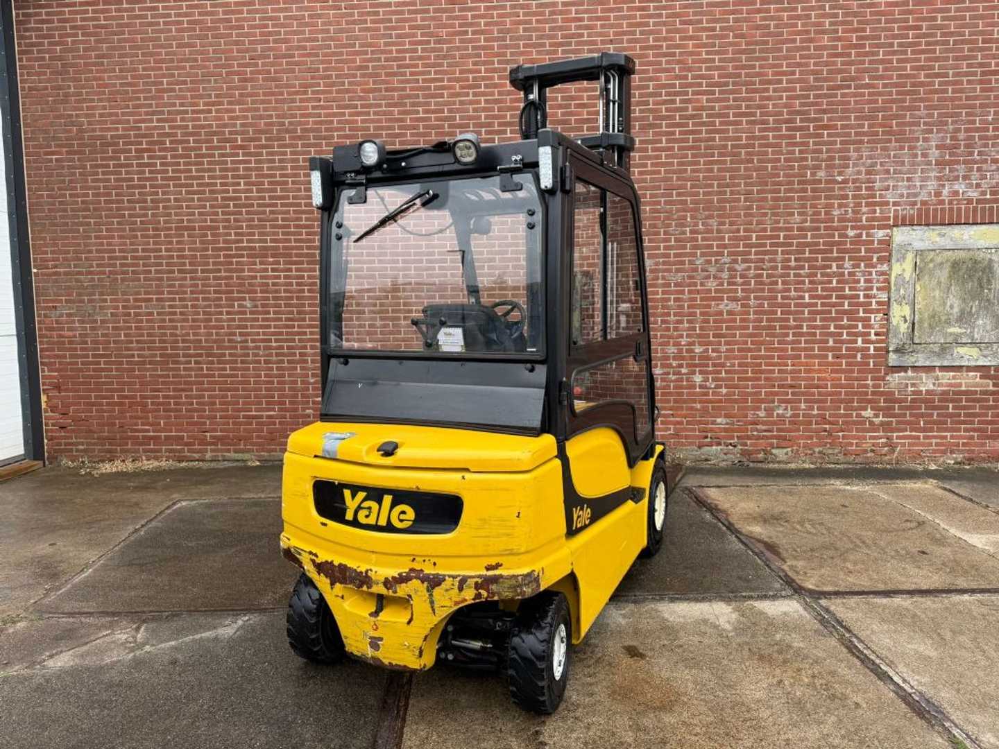 Used Forklift Yale ERP35VL 4 riteņu dakšu iekrāvējs (Image 4) Used Forklift Yale ERP35VL 4 riteņu dakšu iekrāvējs (Image 4)