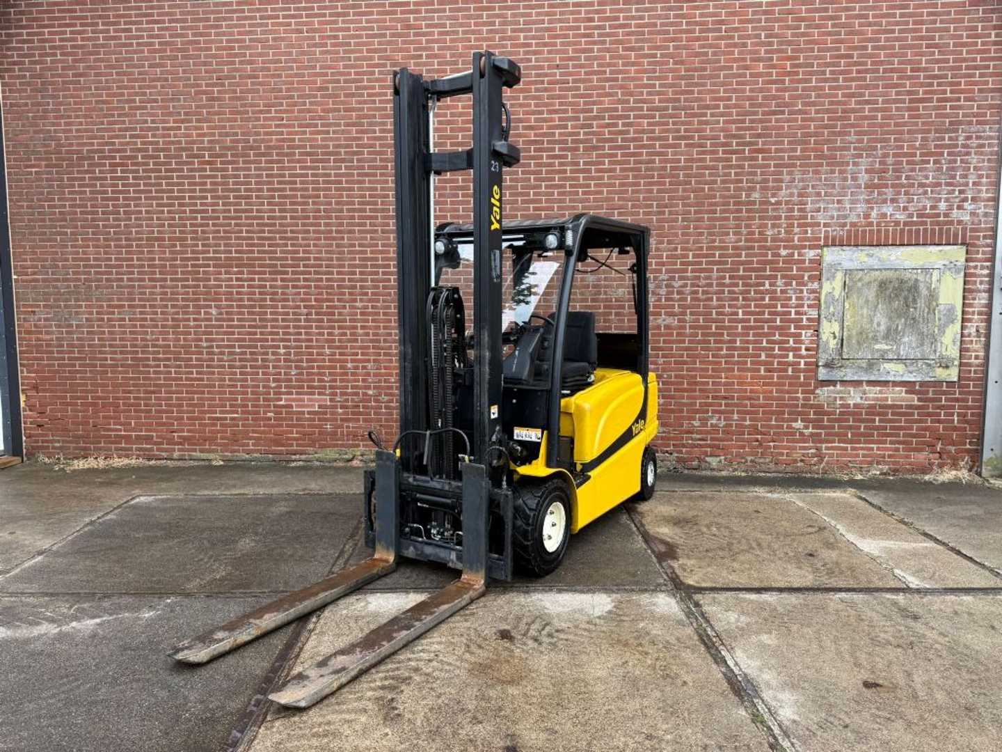 Used Forklift Yale ERP35VL 4 riteņu dakšu iekrāvējs (Image 5) Used Forklift Yale ERP35VL 4 riteņu dakšu iekrāvējs (Image 5)