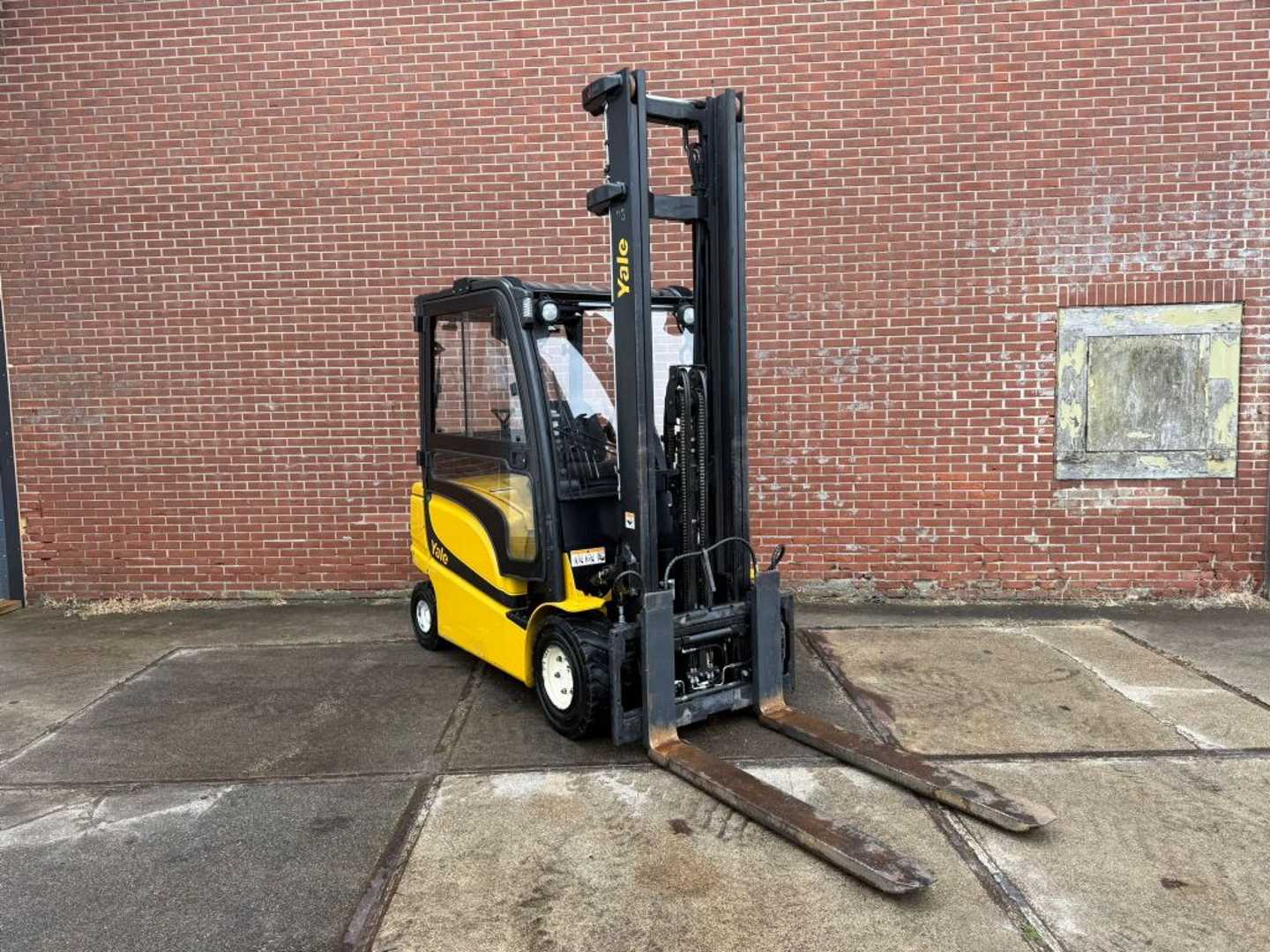 Used Forklift Yale ERP35VL 4 riteņu dakšu iekrāvējs (Image 6) Used Forklift Yale ERP35VL 4 riteņu dakšu iekrāvējs (Image 6)