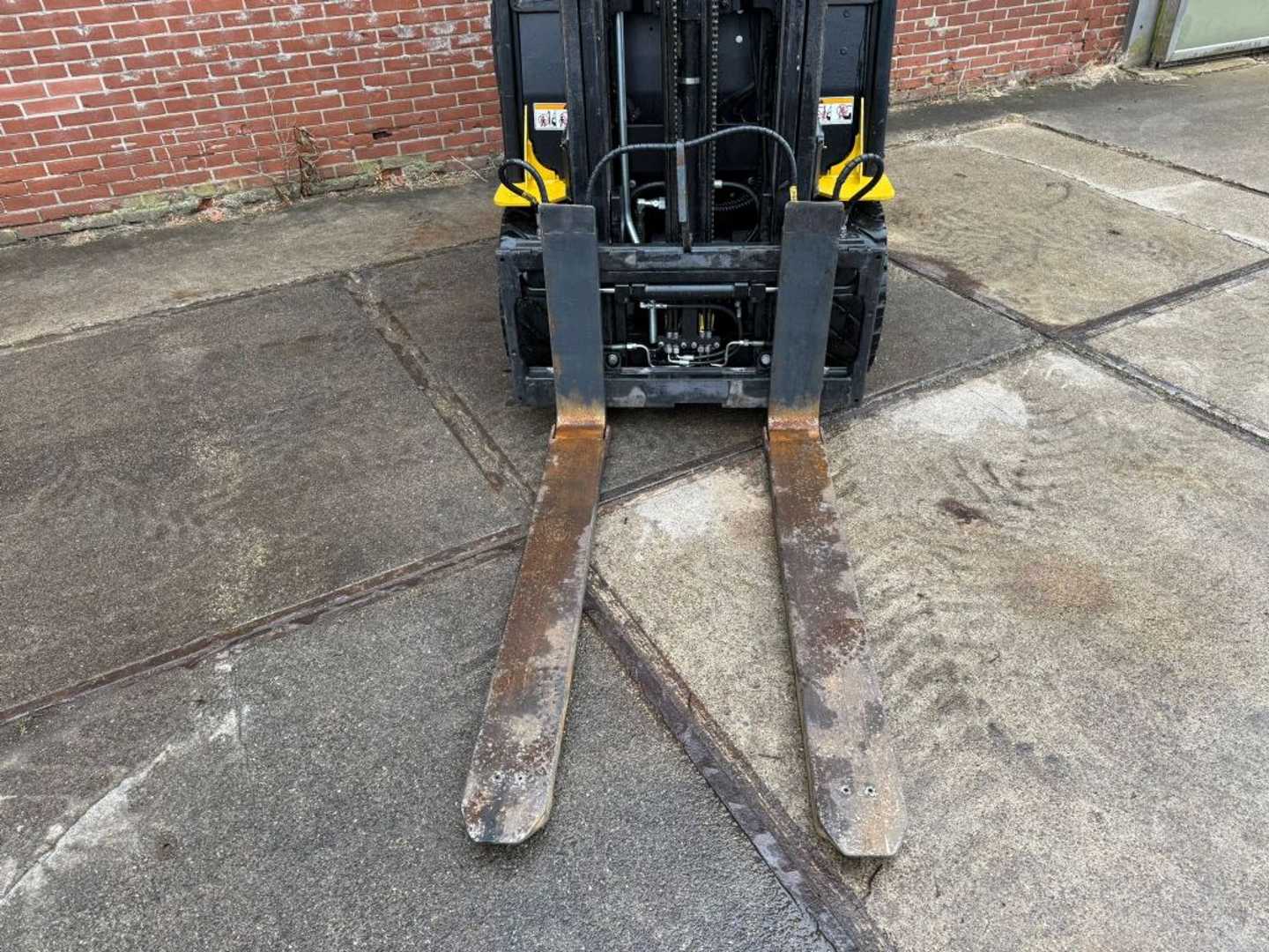 Used Forklift Yale ERP35VL 4 riteņu dakšu iekrāvējs (Image 8) Used Forklift Yale ERP35VL 4 riteņu dakšu iekrāvējs (Image 8)