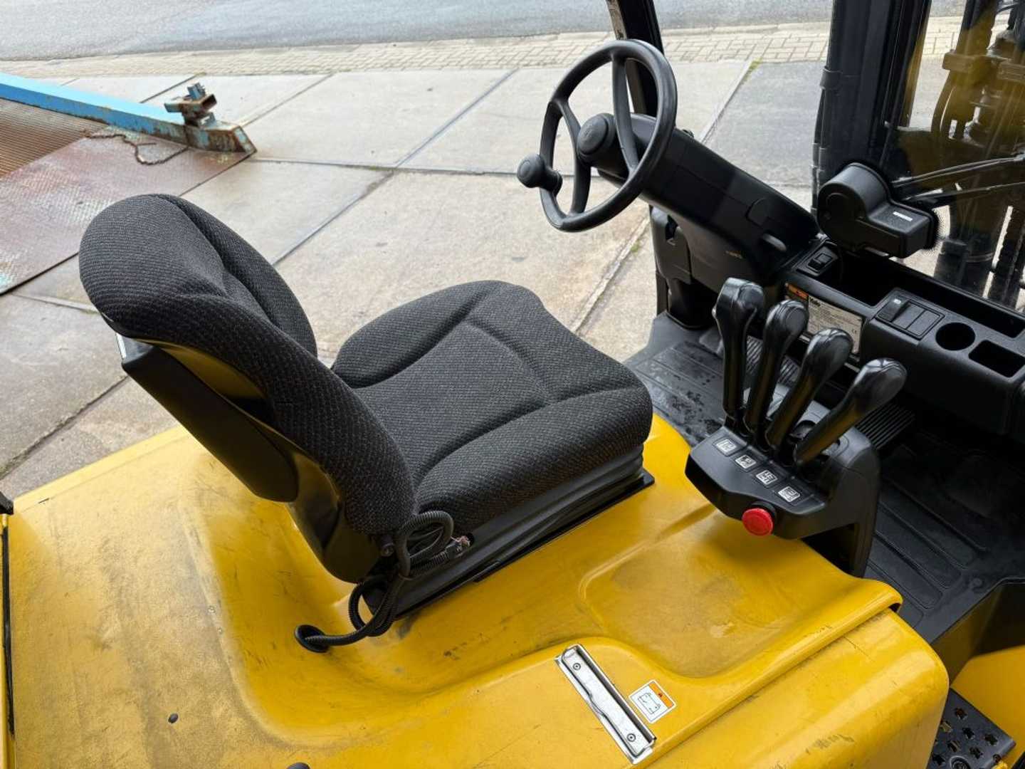 Used Forklift Yale ERP35VL 4 riteņu dakšu iekrāvējs (Image 10) Used Forklift Yale ERP35VL 4 riteņu dakšu iekrāvējs (Image 10)