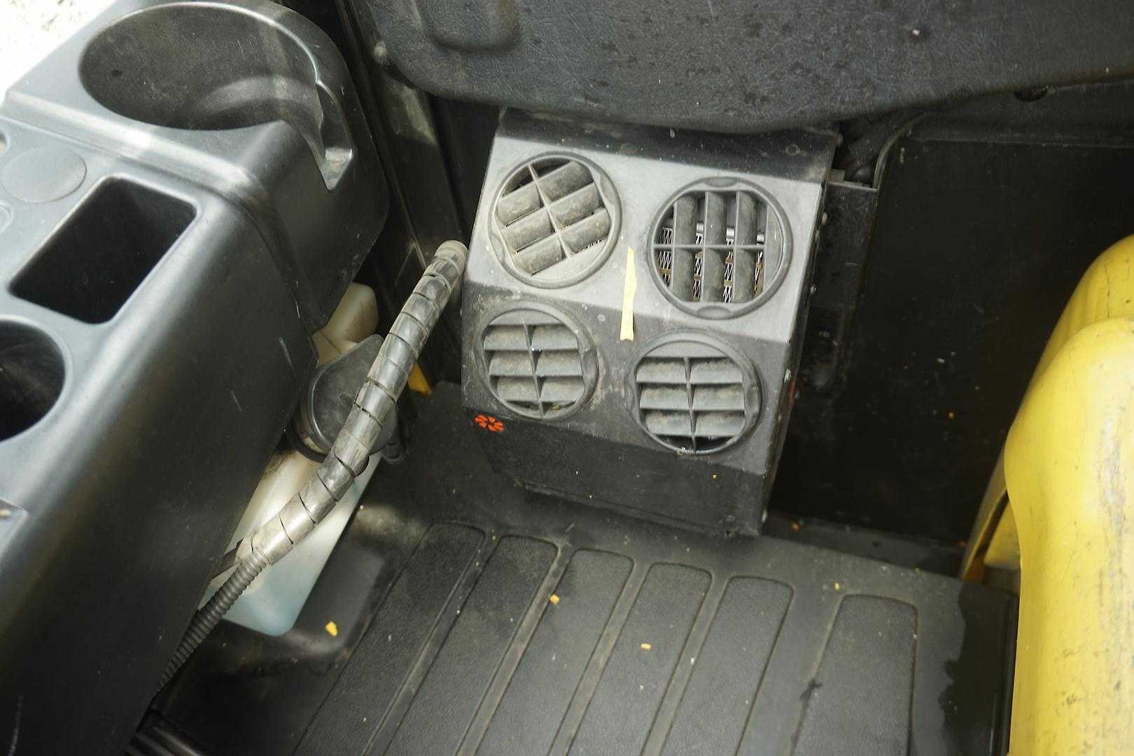 Used Forklift Yale ERP 30VL - 2019er 4 riteņu dakšu iekrāvējs (Image 11) Used Forklift Yale ERP 30VL - 2019er 4 riteņu dakšu iekrāvējs (Image 11)