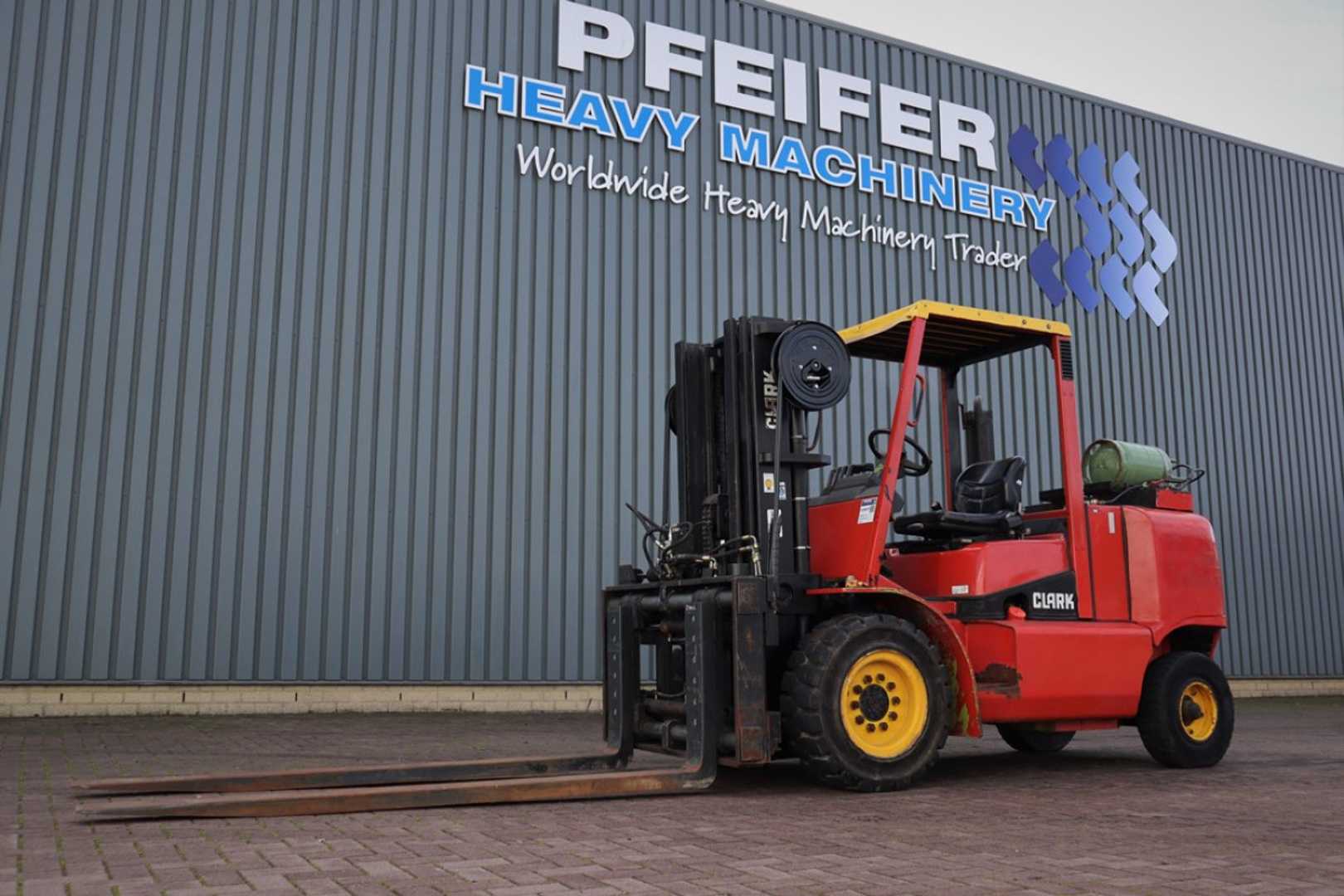 Used Forklift Clark CGP50H 4 riteņu dakšu iekrāvējs (Image 1) Used Forklift Clark CGP50H 4 riteņu dakšu iekrāvējs (Image 1)