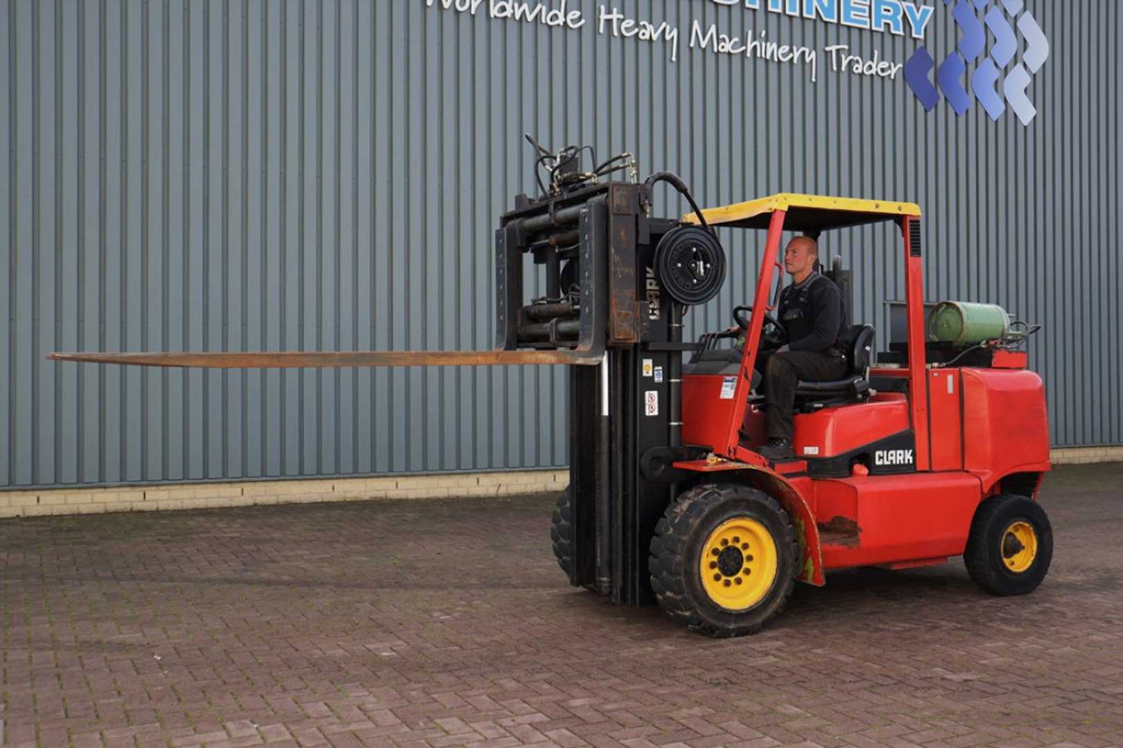 Used Forklift Clark CGP50H 4 riteņu dakšu iekrāvējs (Image 3) Used Forklift Clark CGP50H 4 riteņu dakšu iekrāvējs (Image 3)
