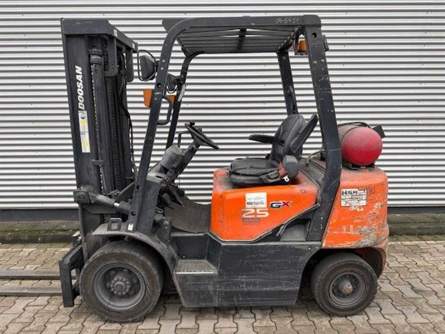 Used Forklift Doosan G25X 4 riteņu dakšu iekrāvējs (Image 1)