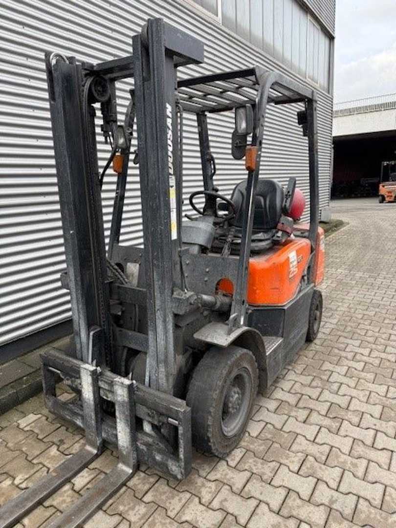 Used Forklift Doosan G25X 4 riteņu dakšu iekrāvējs (Image 2)
