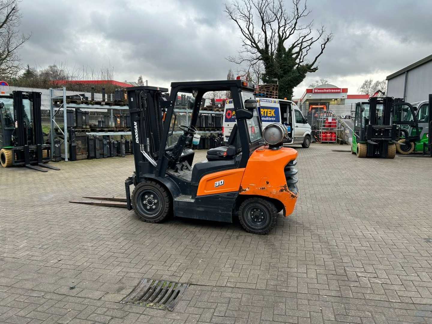 Used Forklift Doosan G30NXP 4 riteņu dakšu iekrāvējs (Image 3)