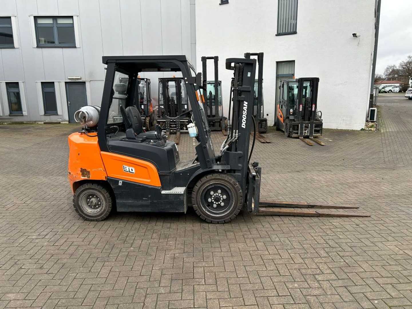Used Forklift Doosan G30NXP 4 riteņu dakšu iekrāvējs (Image 5)
