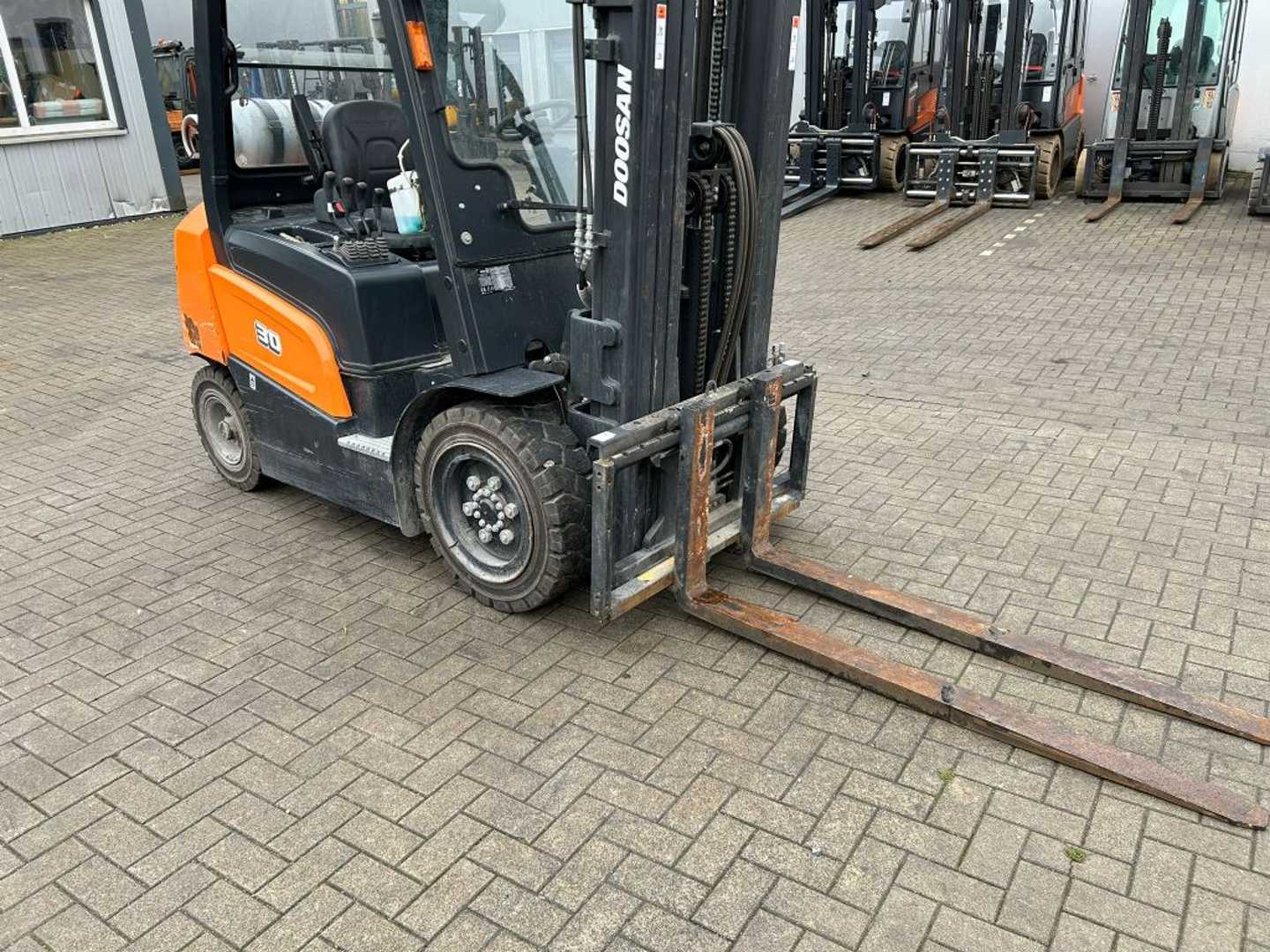 Used Forklift Doosan G30NXP 4 riteņu dakšu iekrāvējs (Image 8)