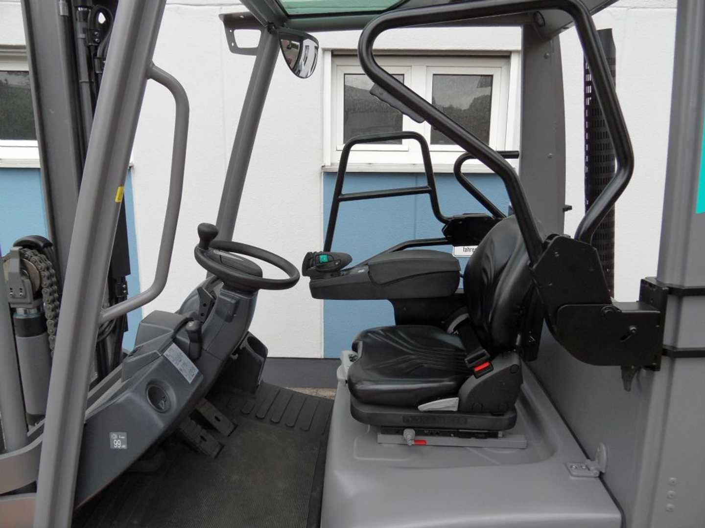 Used Forklift Jungheinrich TFG 430s - Freihub - aufgearbeitet - wenig Stunden 4 riteņu dakšu iekrāvējs (Image 6)