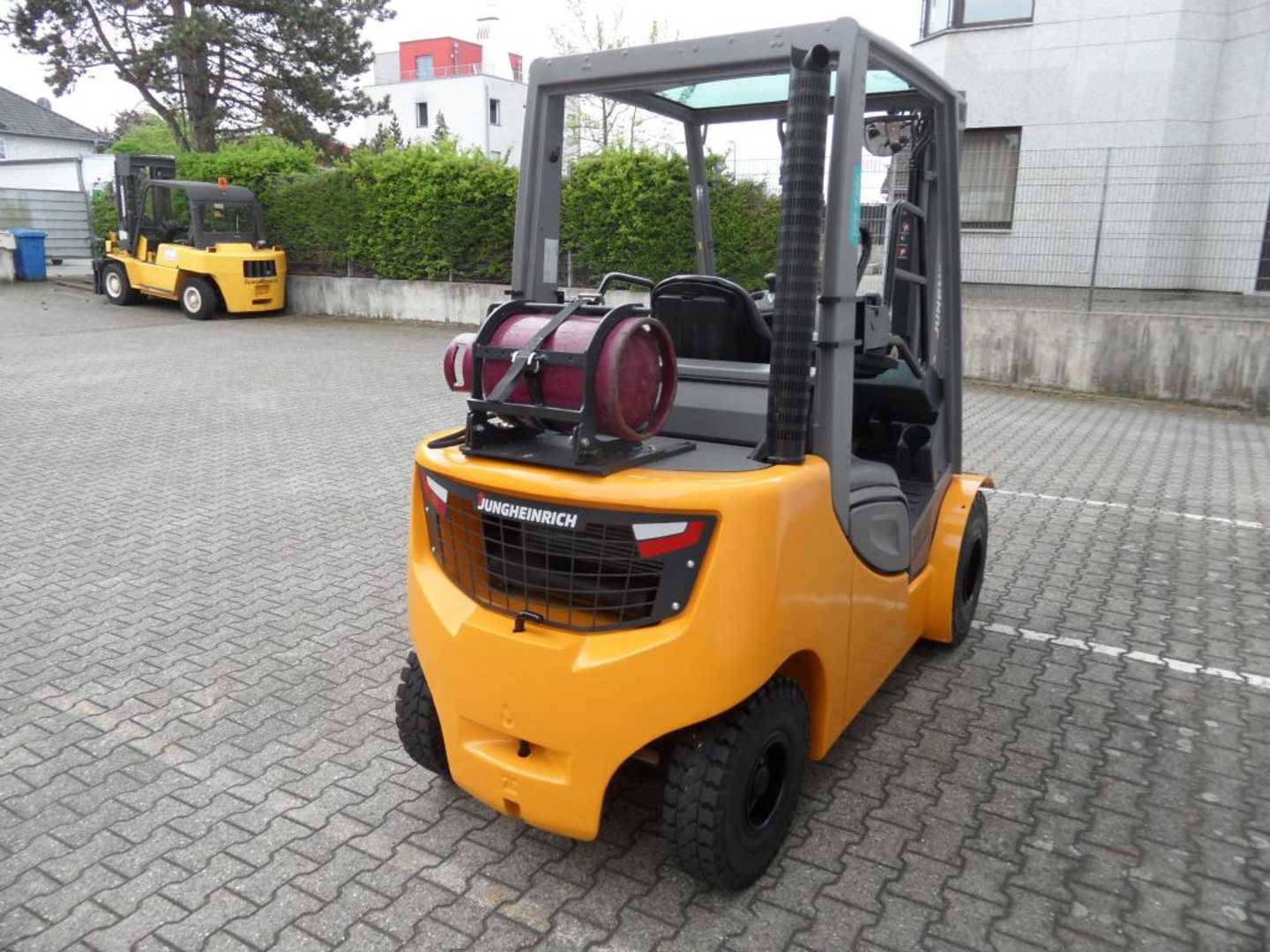 Used Forklift Jungheinrich TFG 430s - Freihub - aufgearbeitet - wenig Stunden 4 riteņu dakšu iekrāvējs (Image 8)