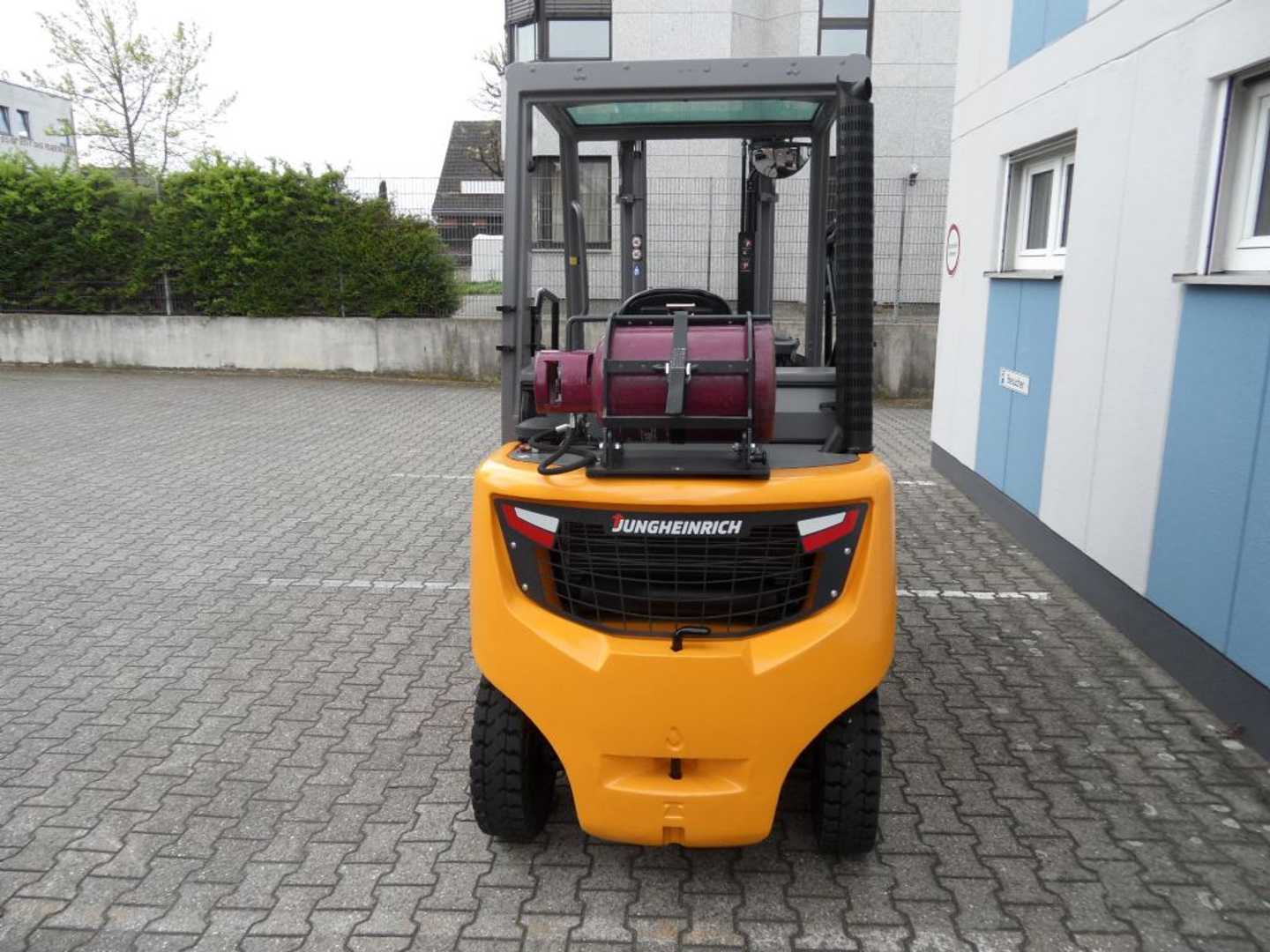 Used Forklift Jungheinrich TFG 430s - Freihub - aufgearbeitet - wenig Stunden 4 riteņu dakšu iekrāvējs (Image 9)