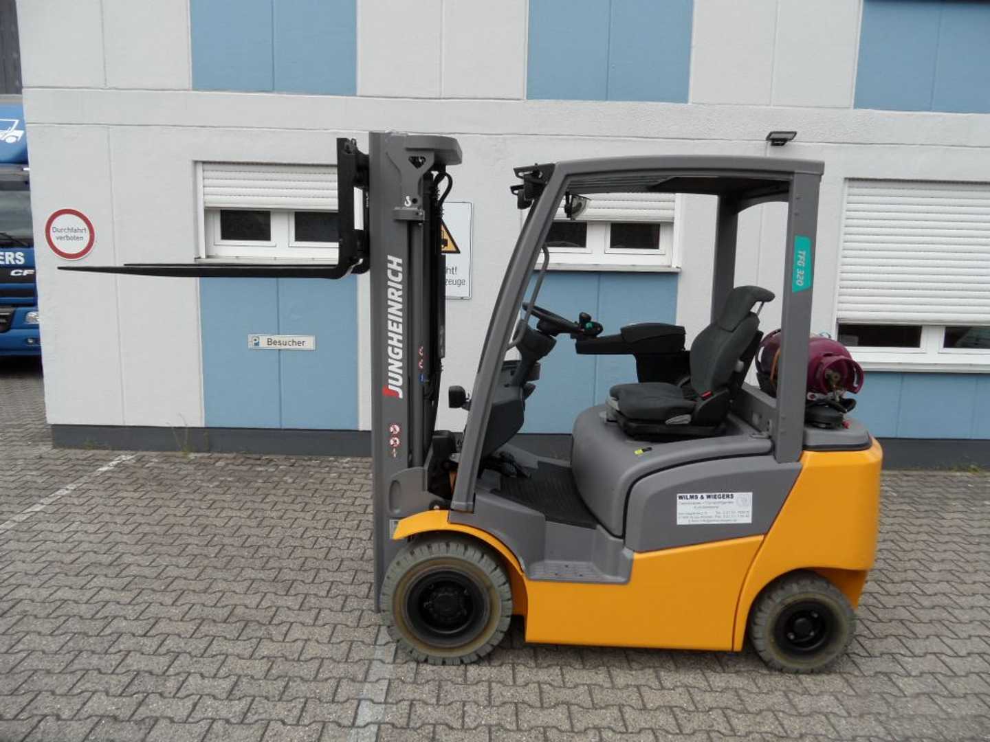 Used Forklift Jungheinrich TFG 320 - Freihub - weiße Reifen 4 riteņu dakšu iekrāvējs (Image 4) Used Forklift Jungheinrich TFG 320 - Freihub - weiße Reifen 4 riteņu dakšu iekrāvējs (Image 4)